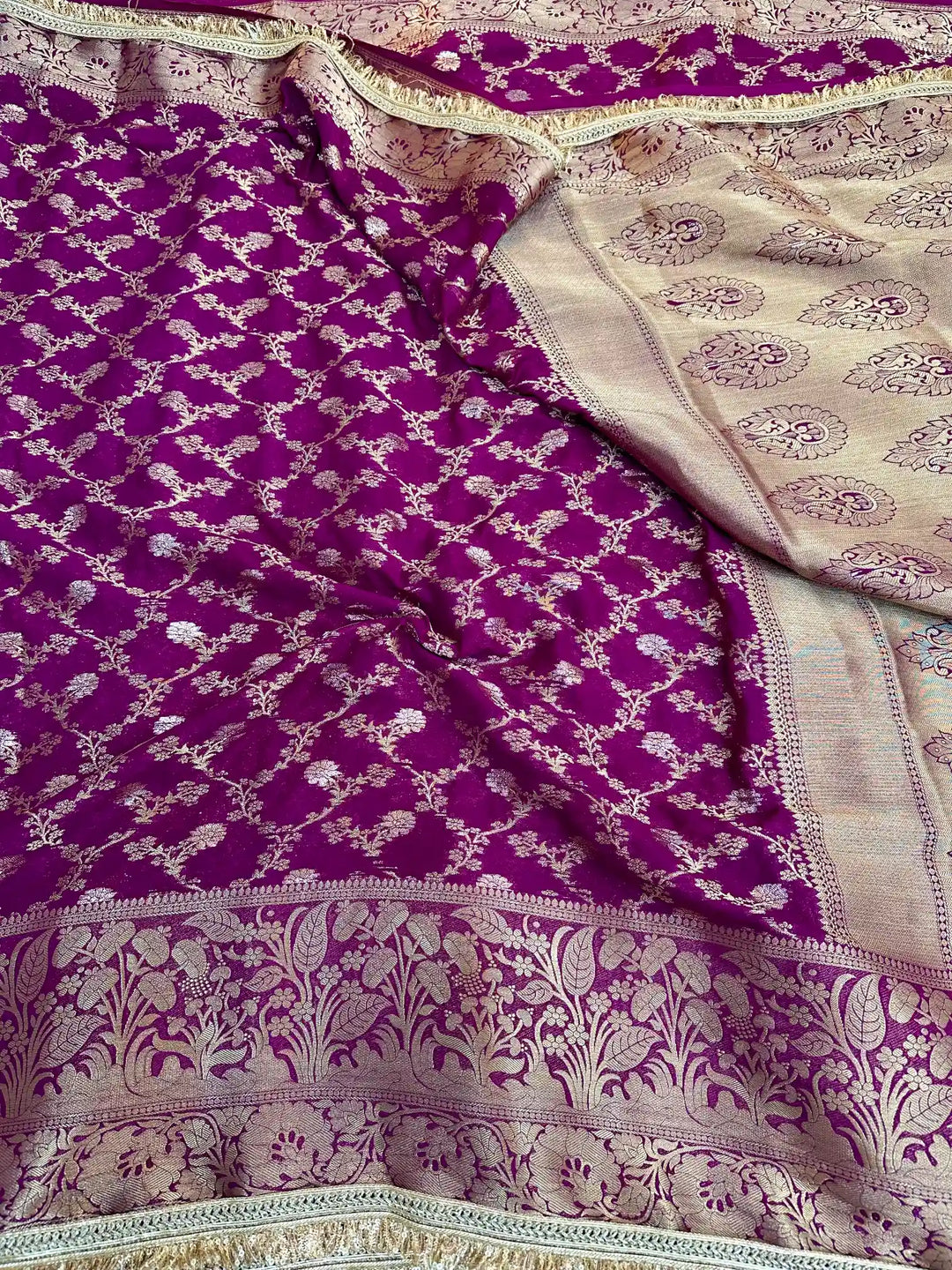 Majenta Chiniya Silk Designer Lace Attached Banarasi Saree 