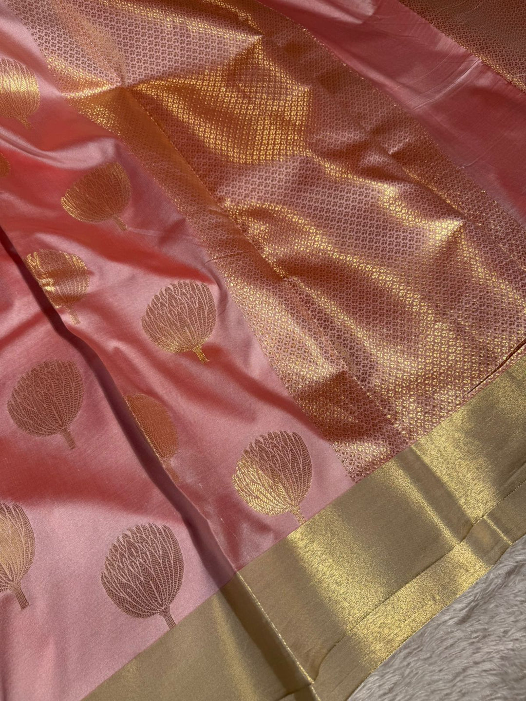 Mauve Pink Eccentric Softsilk Traditional Banarasi Saree