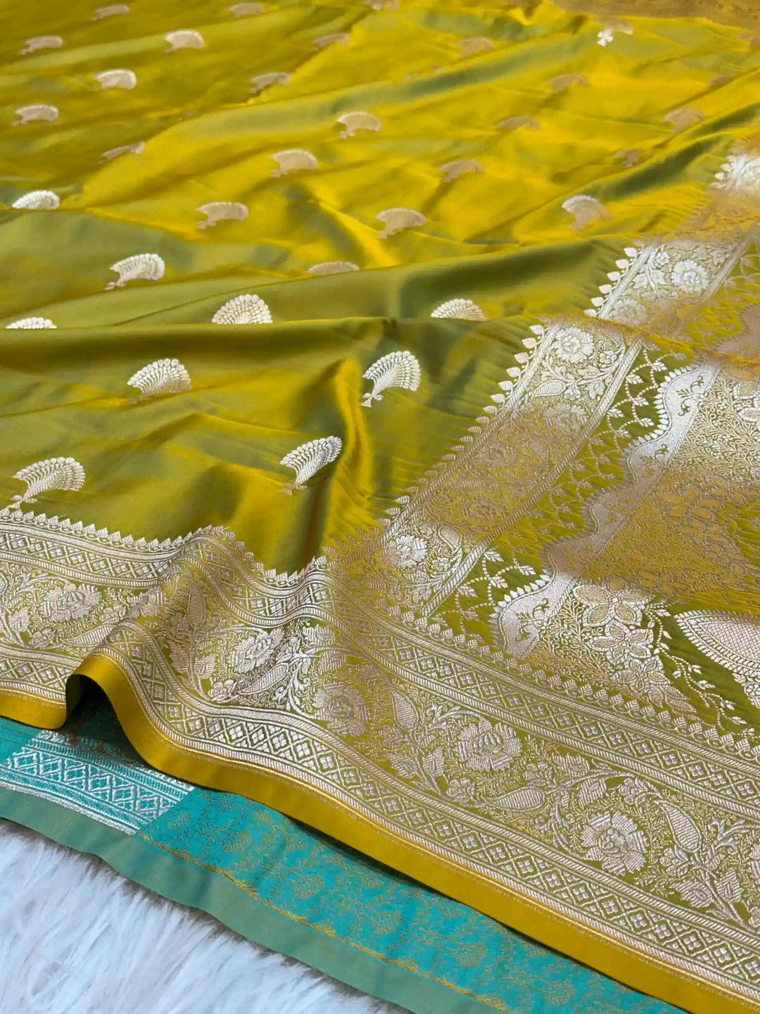 Mehendi Green Zari Buta Weave Mashru Silk Saree