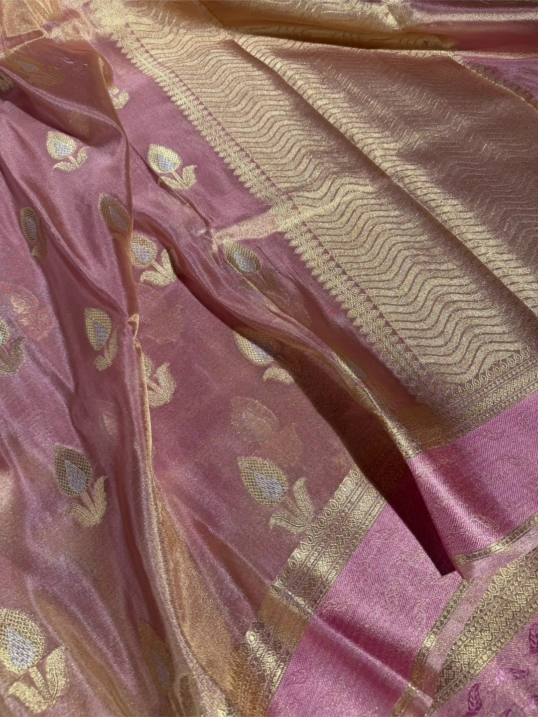 Metallic Light Pink Breathable Tissue Silk Flower Buta Banarasi Saree