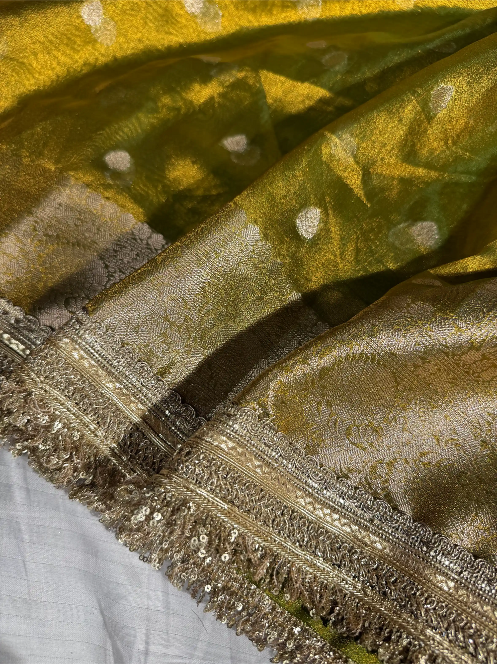 Metallic Mehendi Green Tissue Silk Designer Lace Attached Banarasi Saree