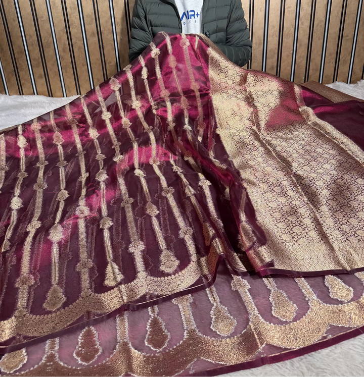 Metallic Rani Pink Kora Tissue Silk Contemporary Weave Banarasi Saree