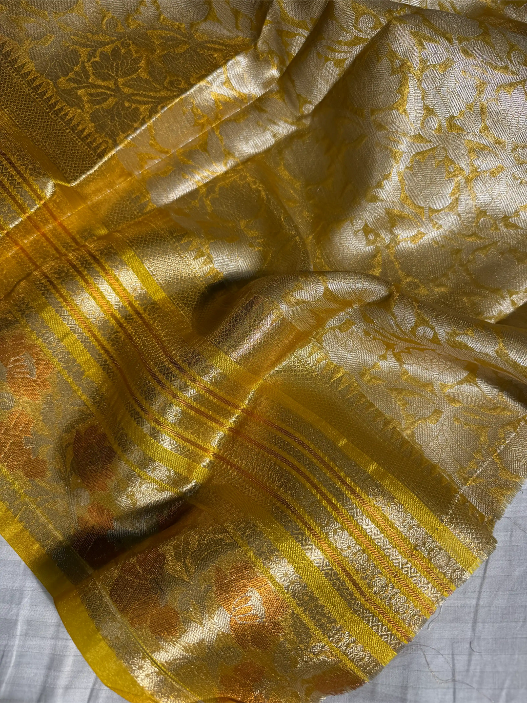 Metallic Yellow Tissue Silk Jacquard Traditional Weave Banarasi Saree