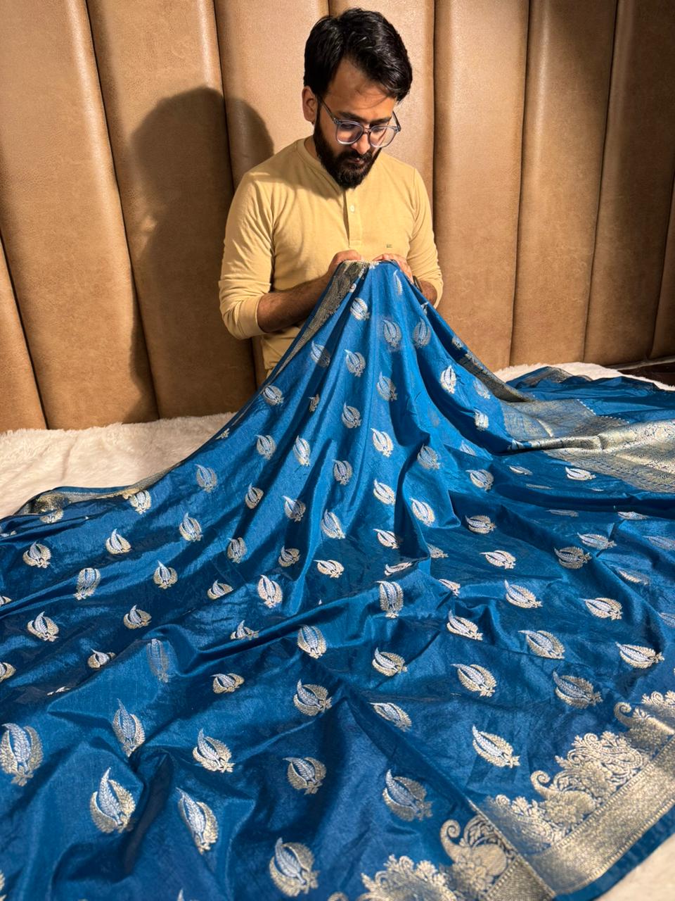 Midnight Blue Shade Warm Silk Traditional Banarasi Saree