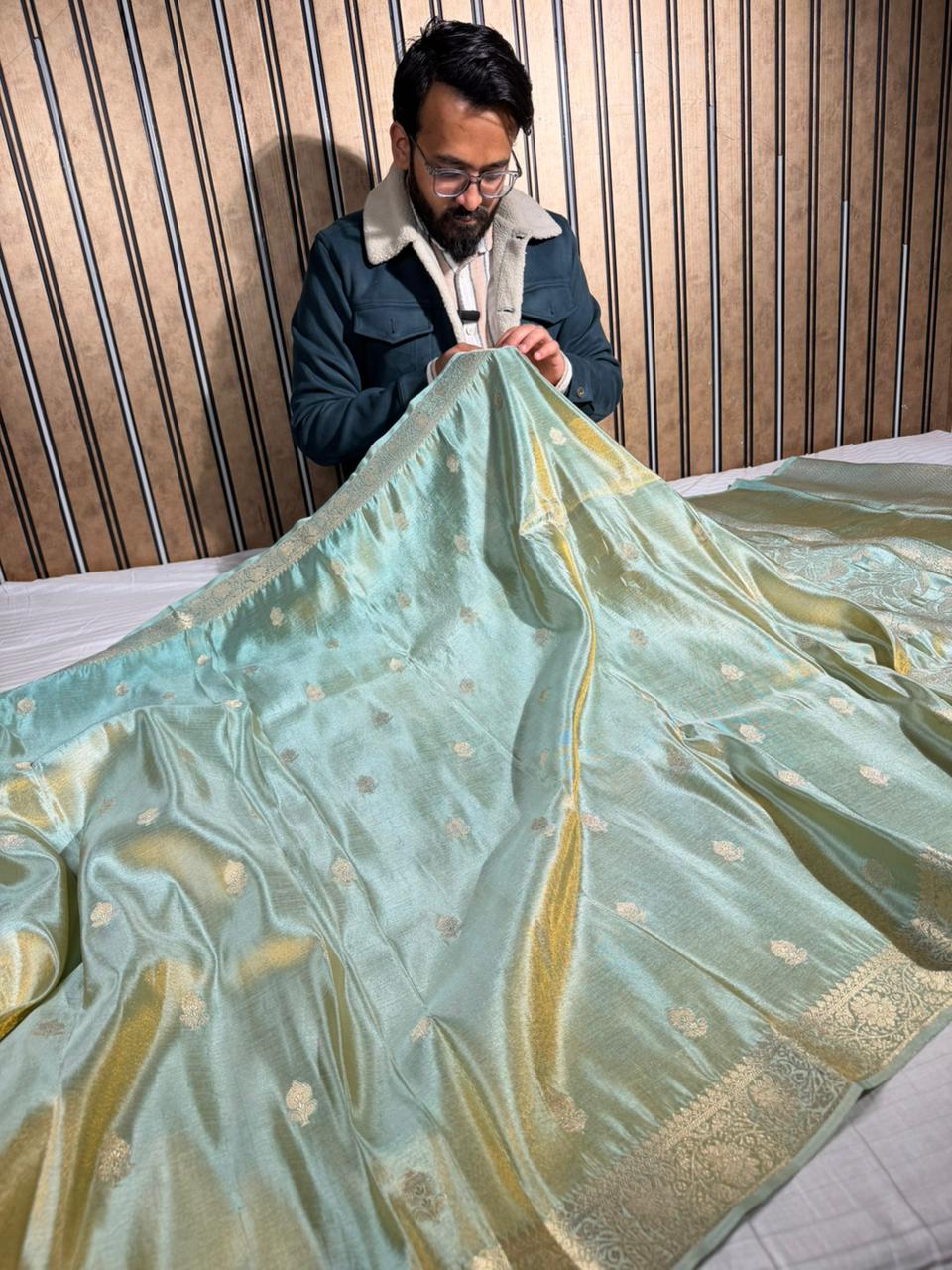 Mint Green Breathable Tissue Silk Traditional Buti Weave Banarasi Saree