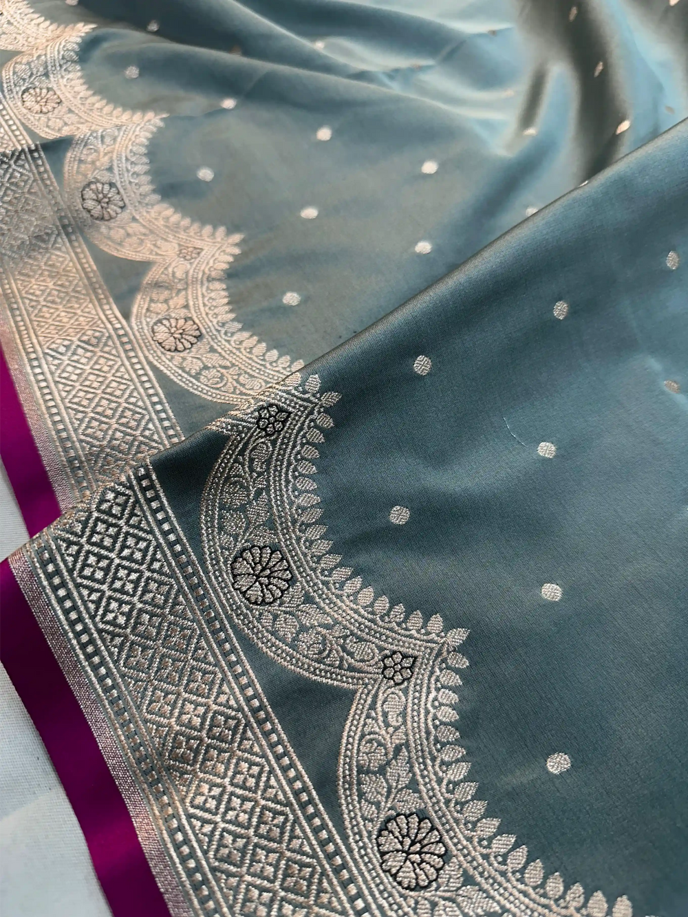 Moose Grey Eccentric Mashru Katan Silk Banarasi Saree
