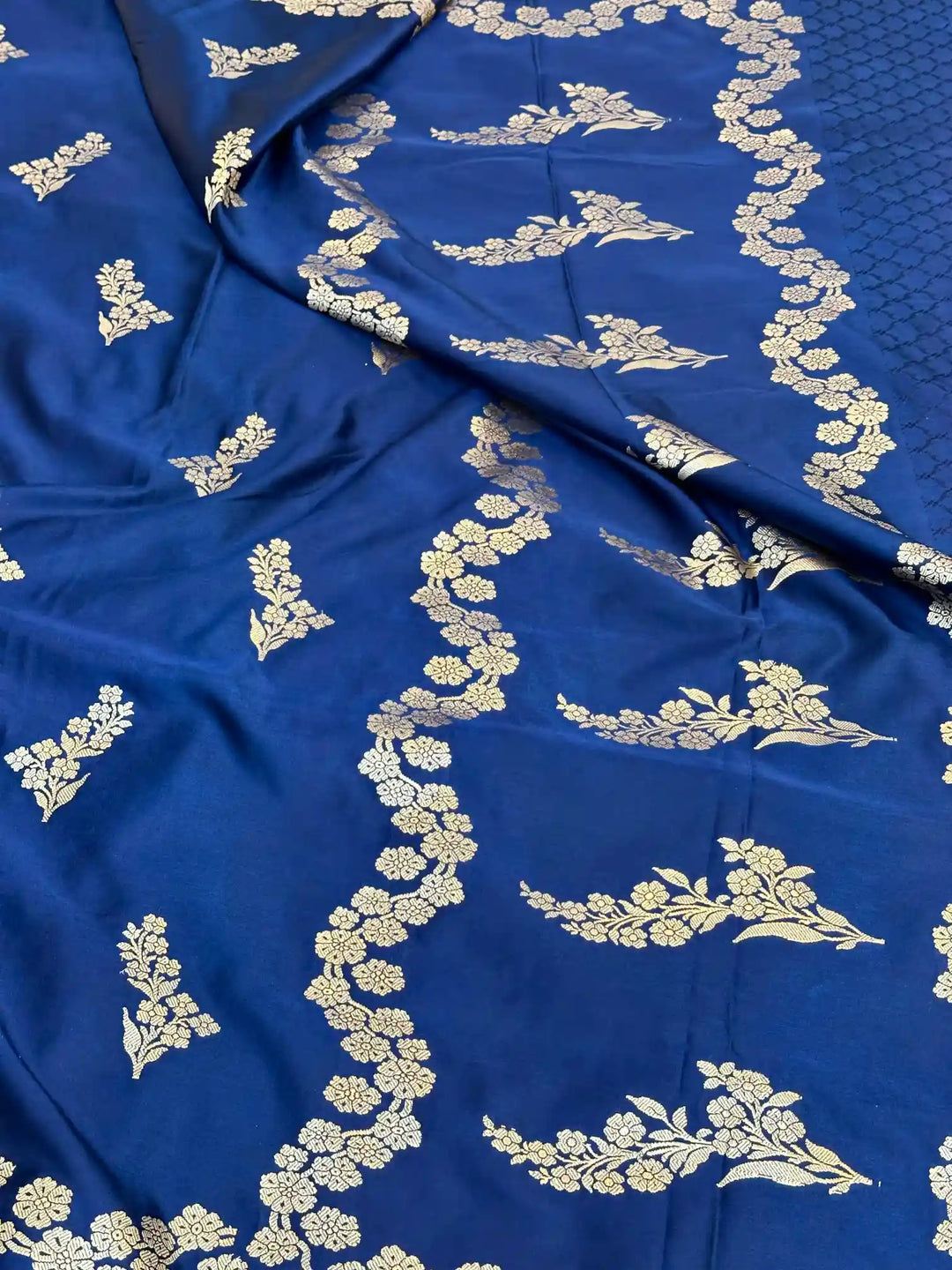 Navy Blue Mashru Katan Silk Zari Buta Banarasi Sareevvvvvvvvv