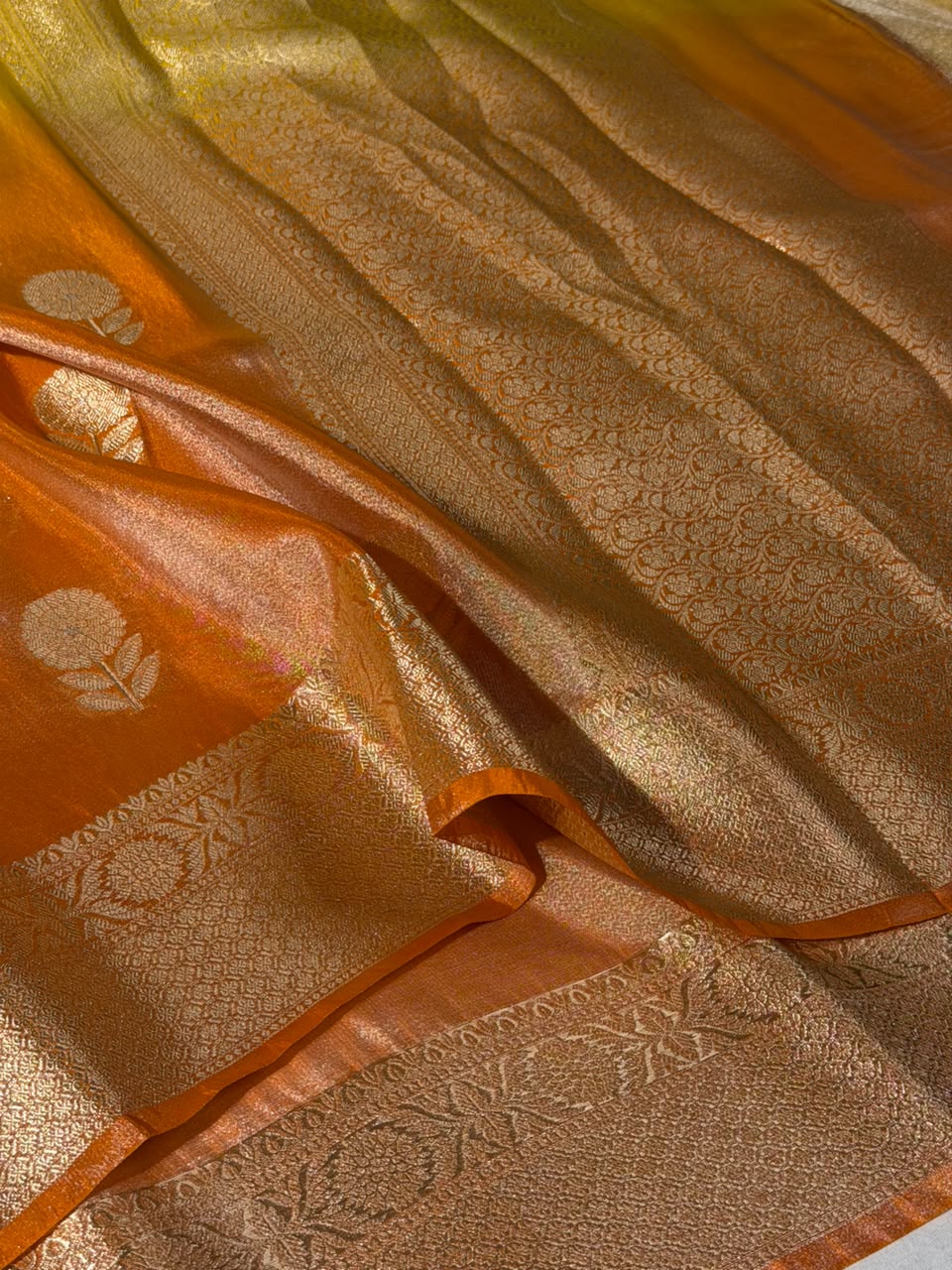 Ombré Eccentric Breathable Soft Tissue Banarasi Saree