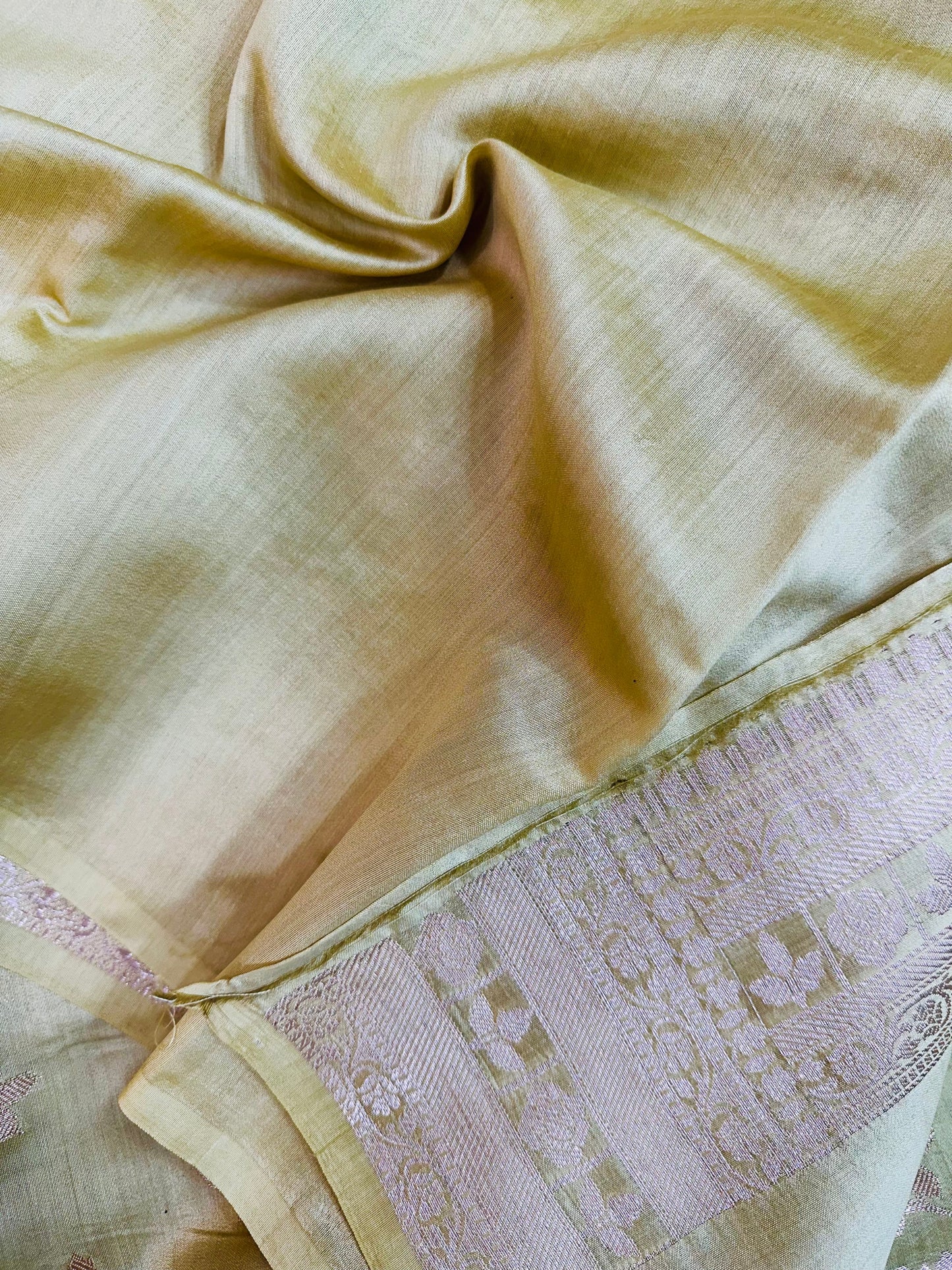 Light Mehendi Shade Chiniya Silk Saree