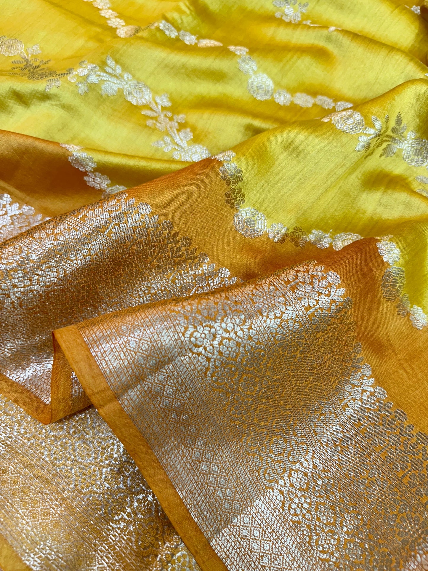 Handbrush Dyed Chiniya Silk Saree