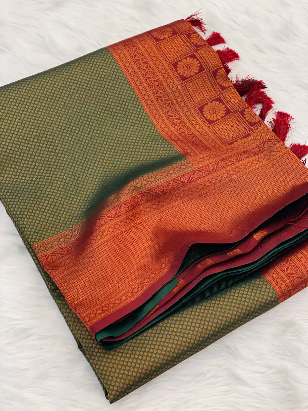 Traditonal Kubera Pattu Saree with Rich Pallu and Blouse