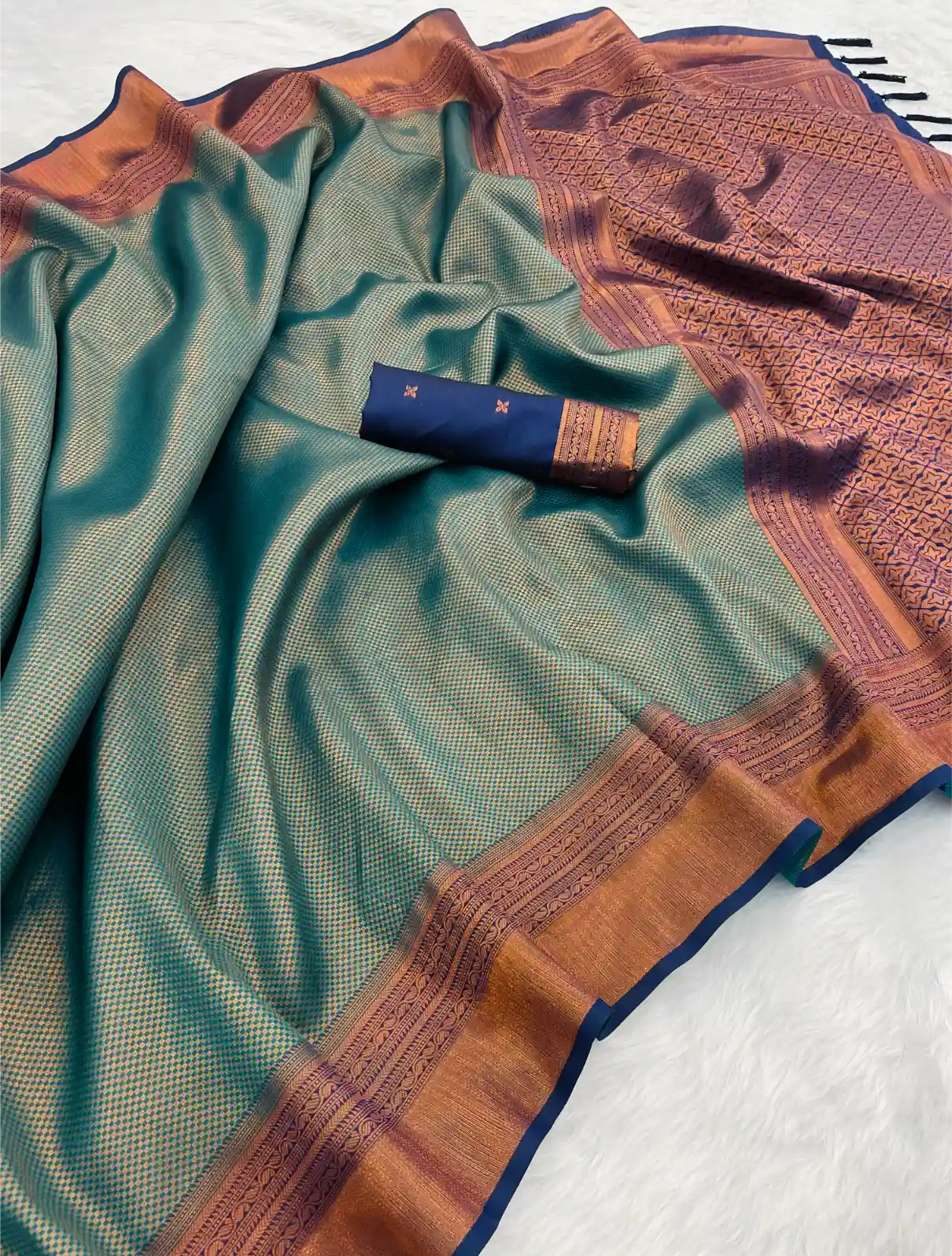 Traditonal Kubera Pattu Saree with Rich Pallu and Blouse