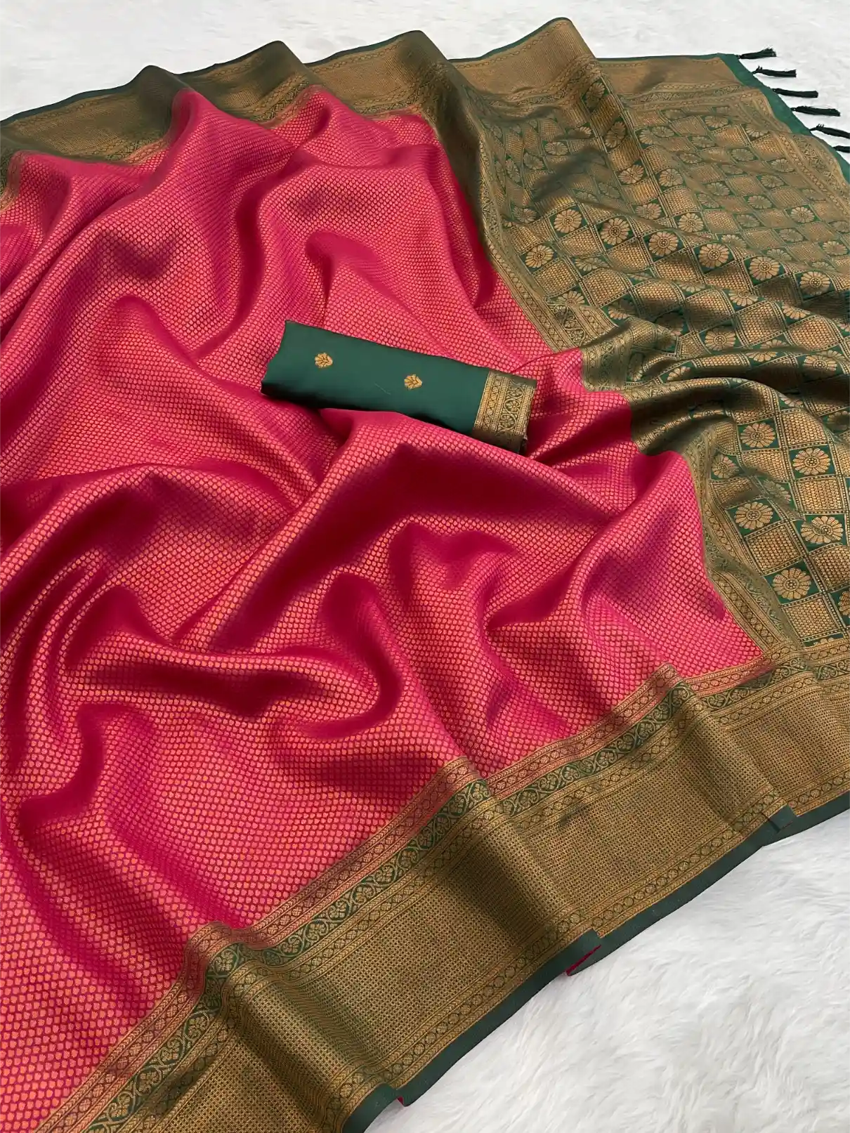 Traditonal Kubera Pattu Saree with Rich Pallu and Blouse