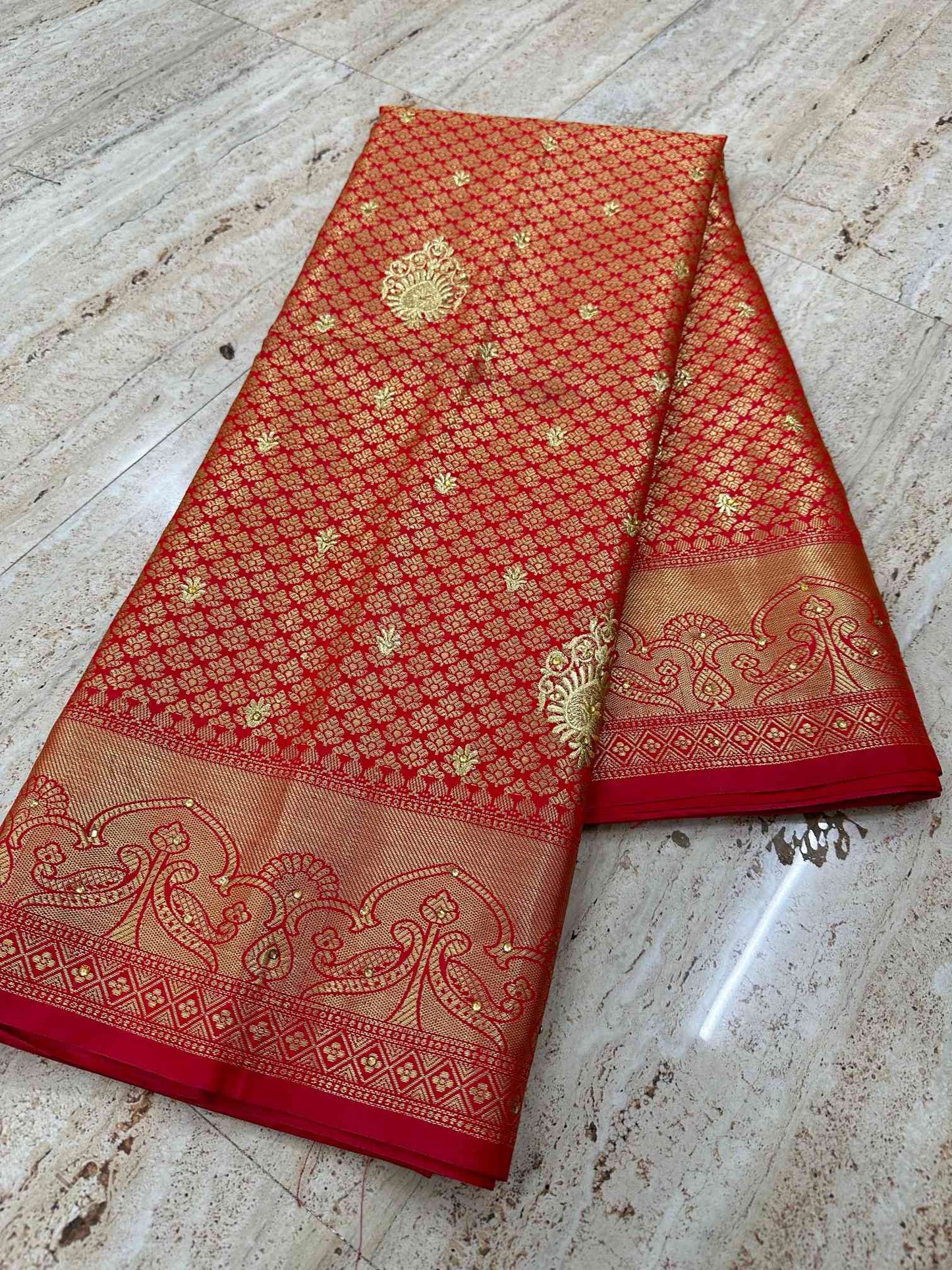 Good-looking Soft Silk Saree