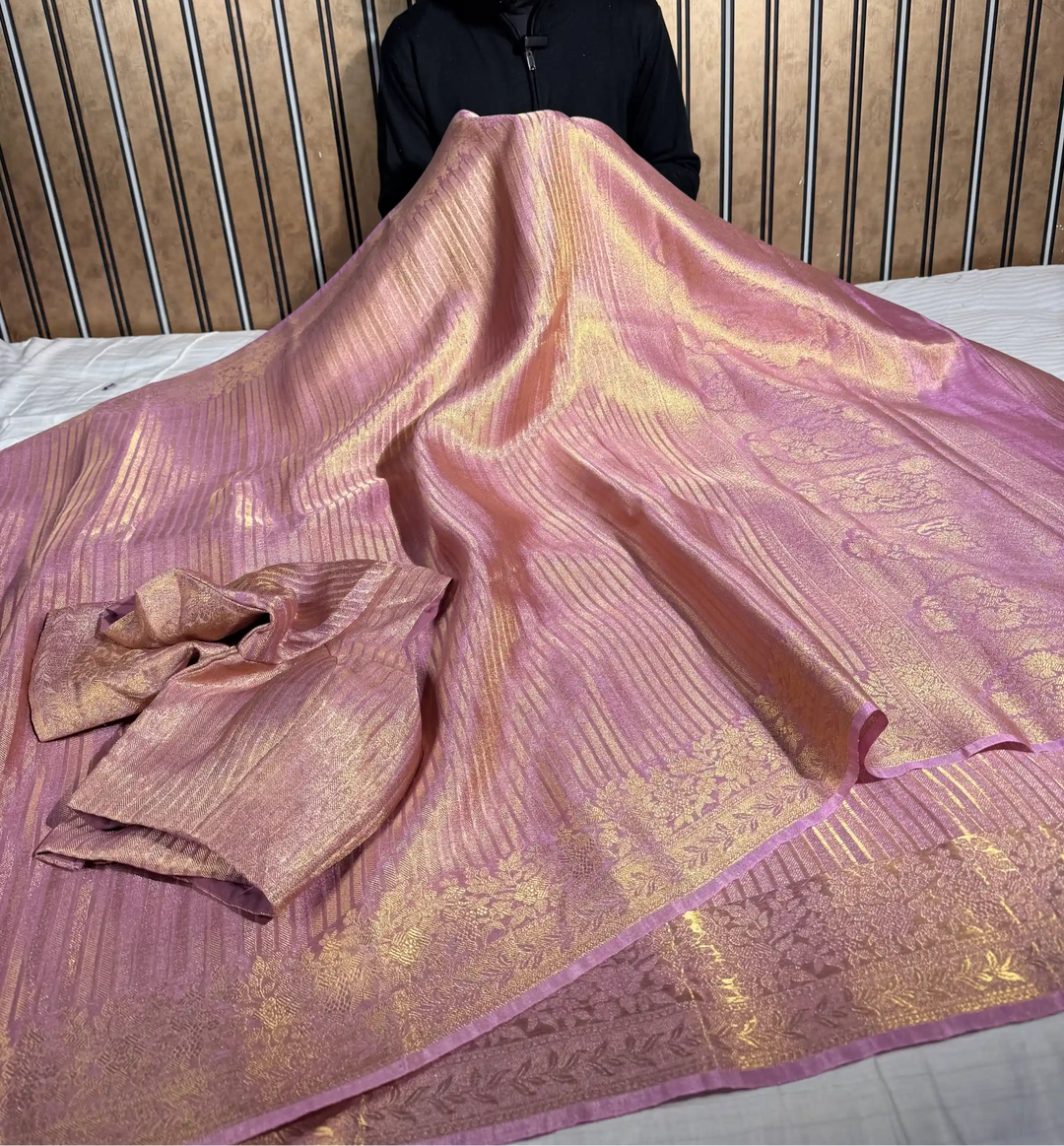 Pink Breathable Tissue Silk Heritage Weave Banarasi Saree