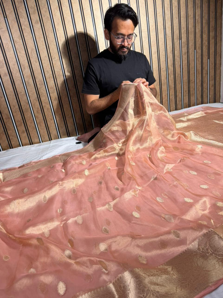 Pinkish Banarasi Pure Tissue Silk Khaddi Buti Banarasi Saree