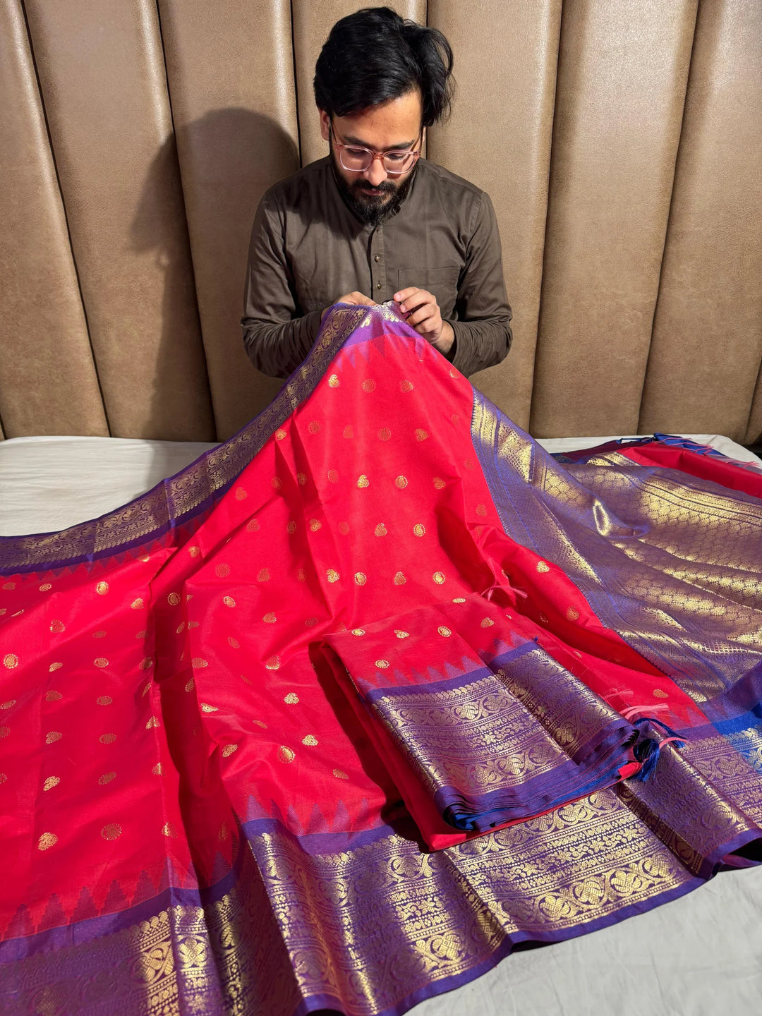 Premium red dharmavarm pattu silk saree with contrast rich pallu and blouse