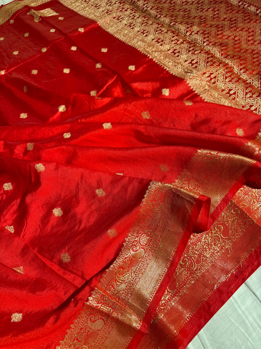 Pretty Cheery Red Chiniya Silk Banarasi Saree