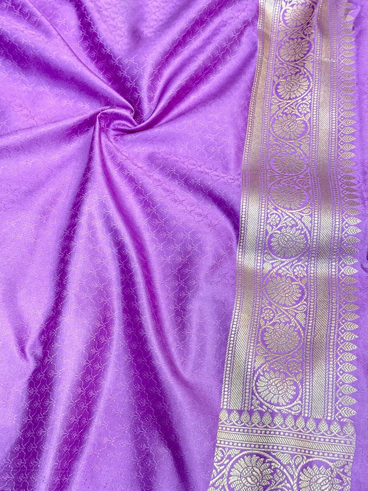 
Pretty Lavender Mashru Katan Silk Leheriya Weave Banarasi Saree
