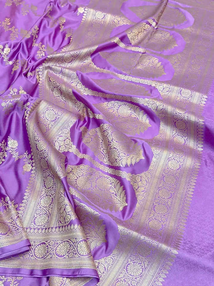 
Pretty Lavender Mashru Katan Silk Leheriya Weave Banarasi Saree
