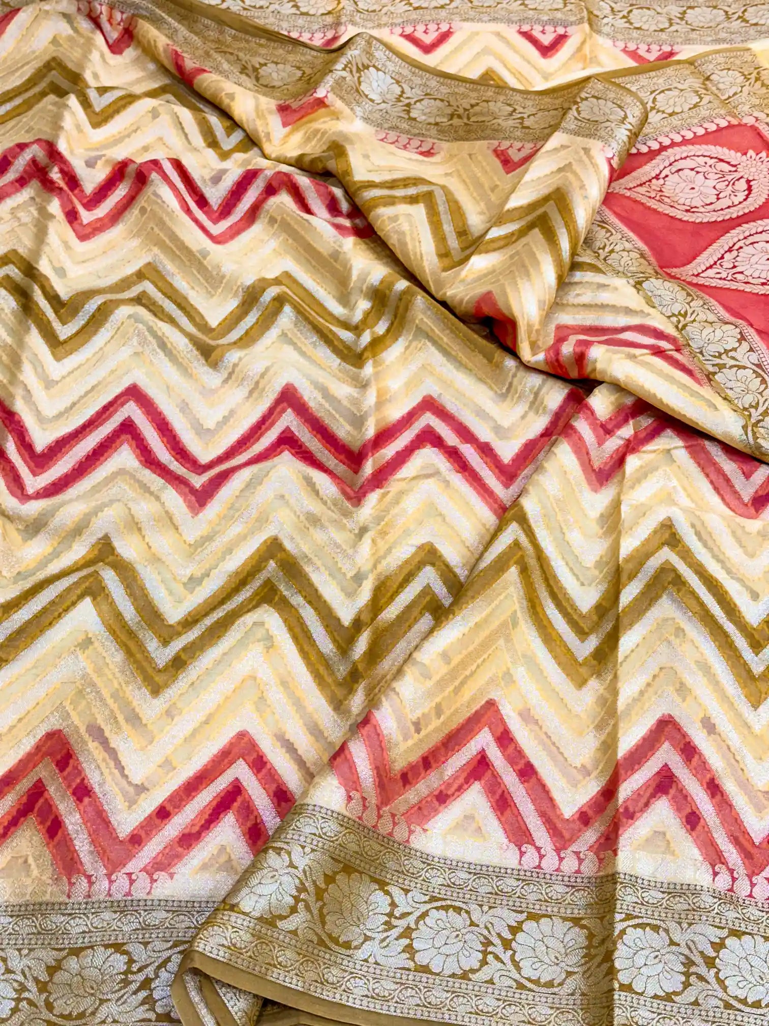 Rangkat Handbrush Dyed Zig Zag Chiffon Banarasi Saree