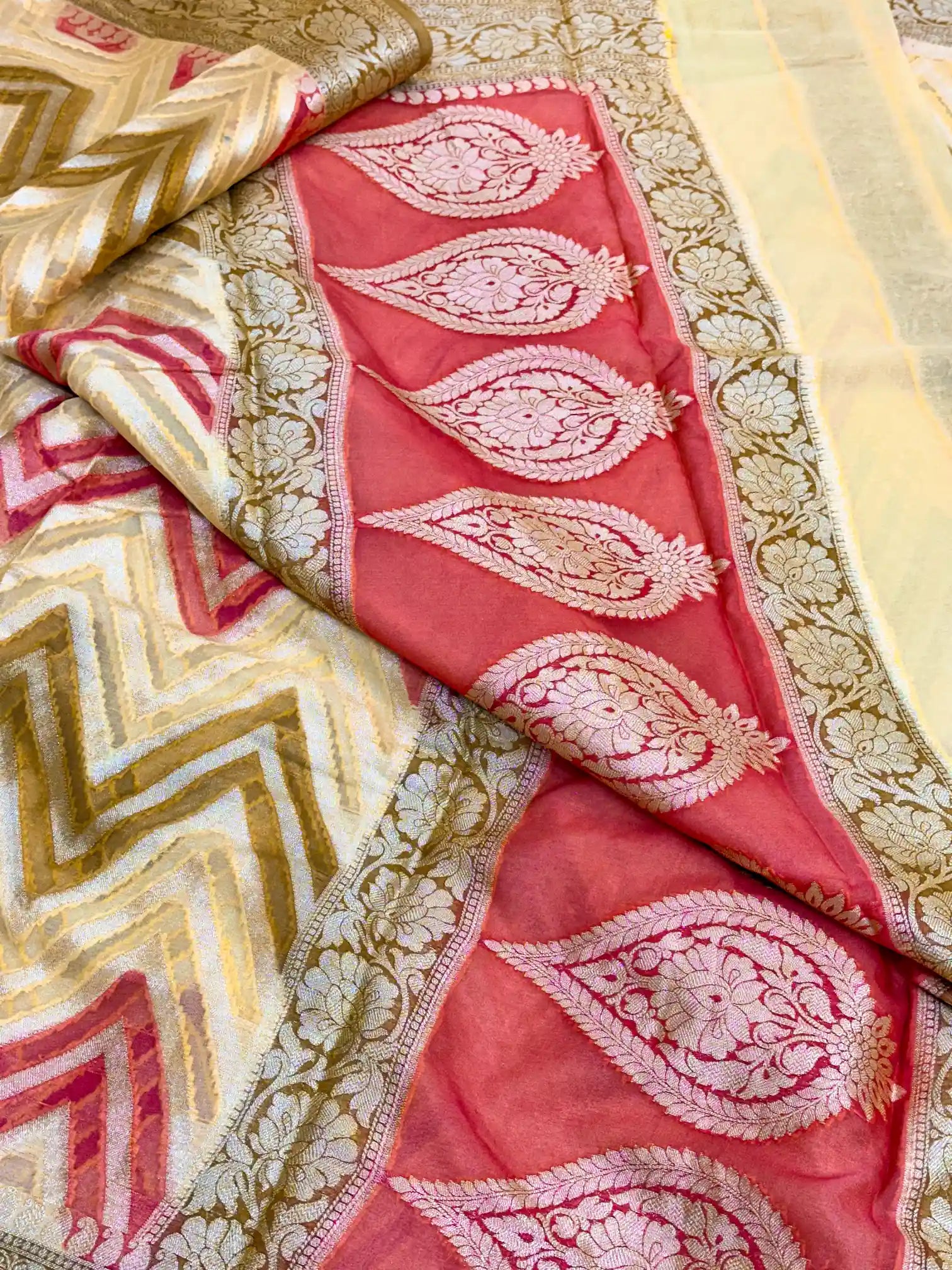 Rangkat Handbrush Dyed Zig Zag Chiffon Banarasi Saree