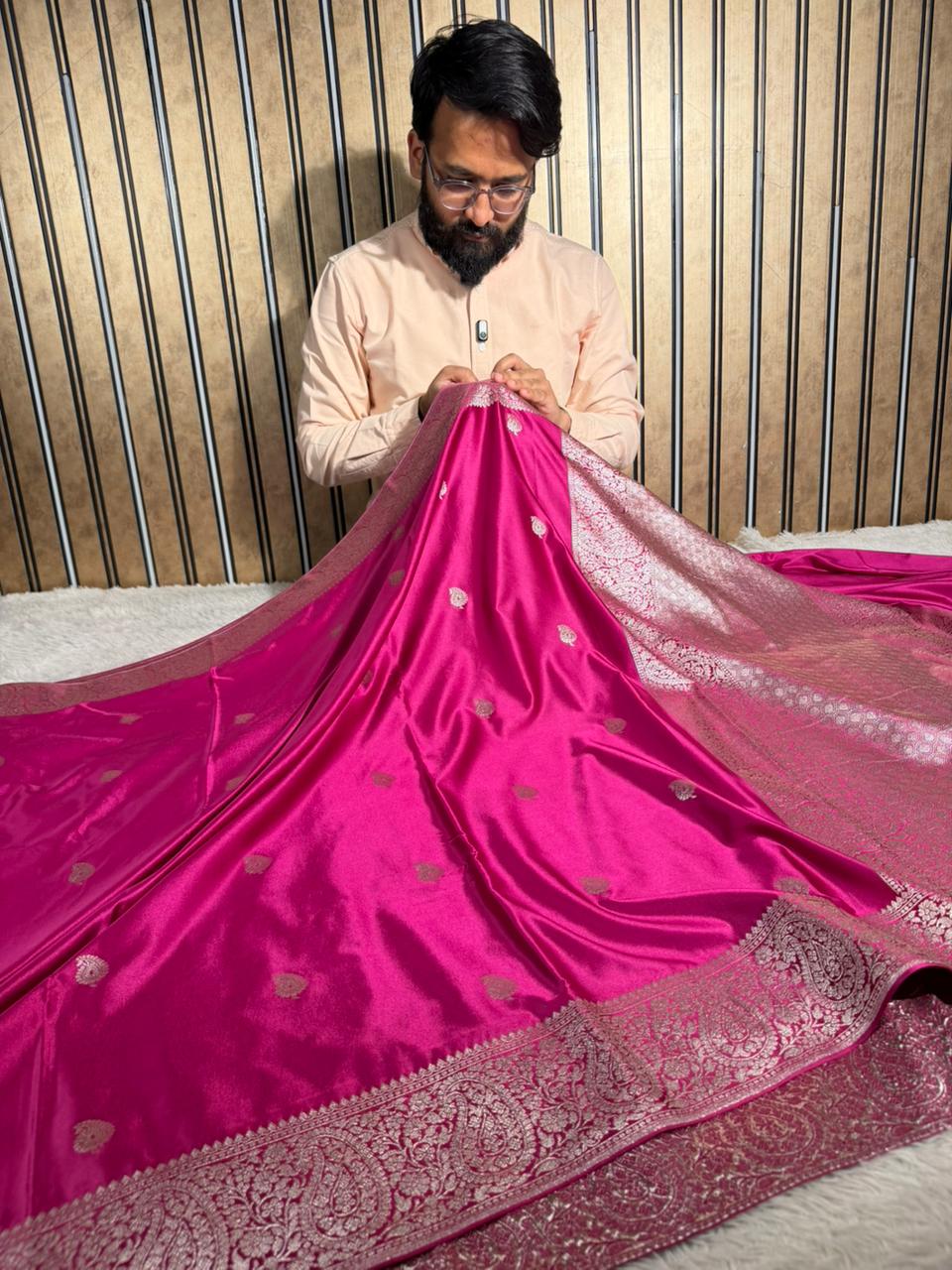 Rani Pink Eccentric Mashru Katan Silk Banarasi Saree