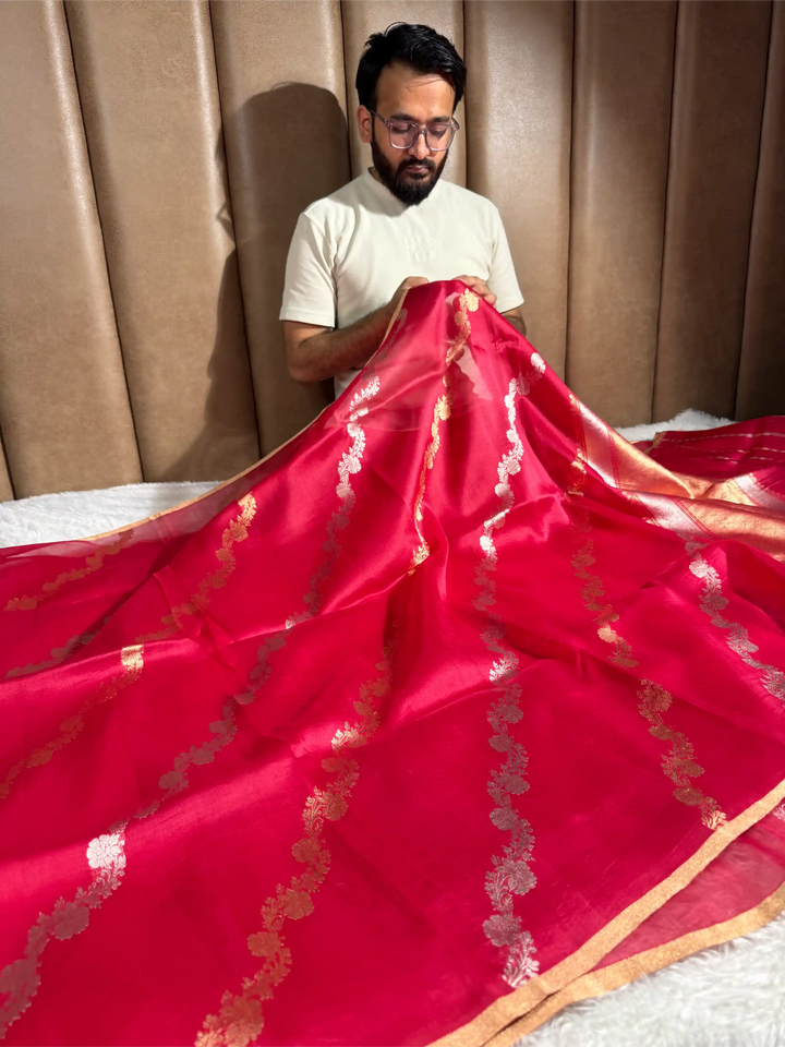 Rani Pink Pure Organza Silk Handwoven Banarasi saree