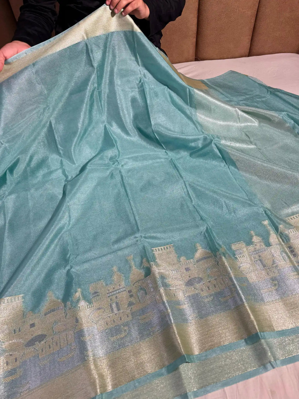 Soft banarasi Ganga ghat weaved saree on georegtte fabric with rich pallu and blouse