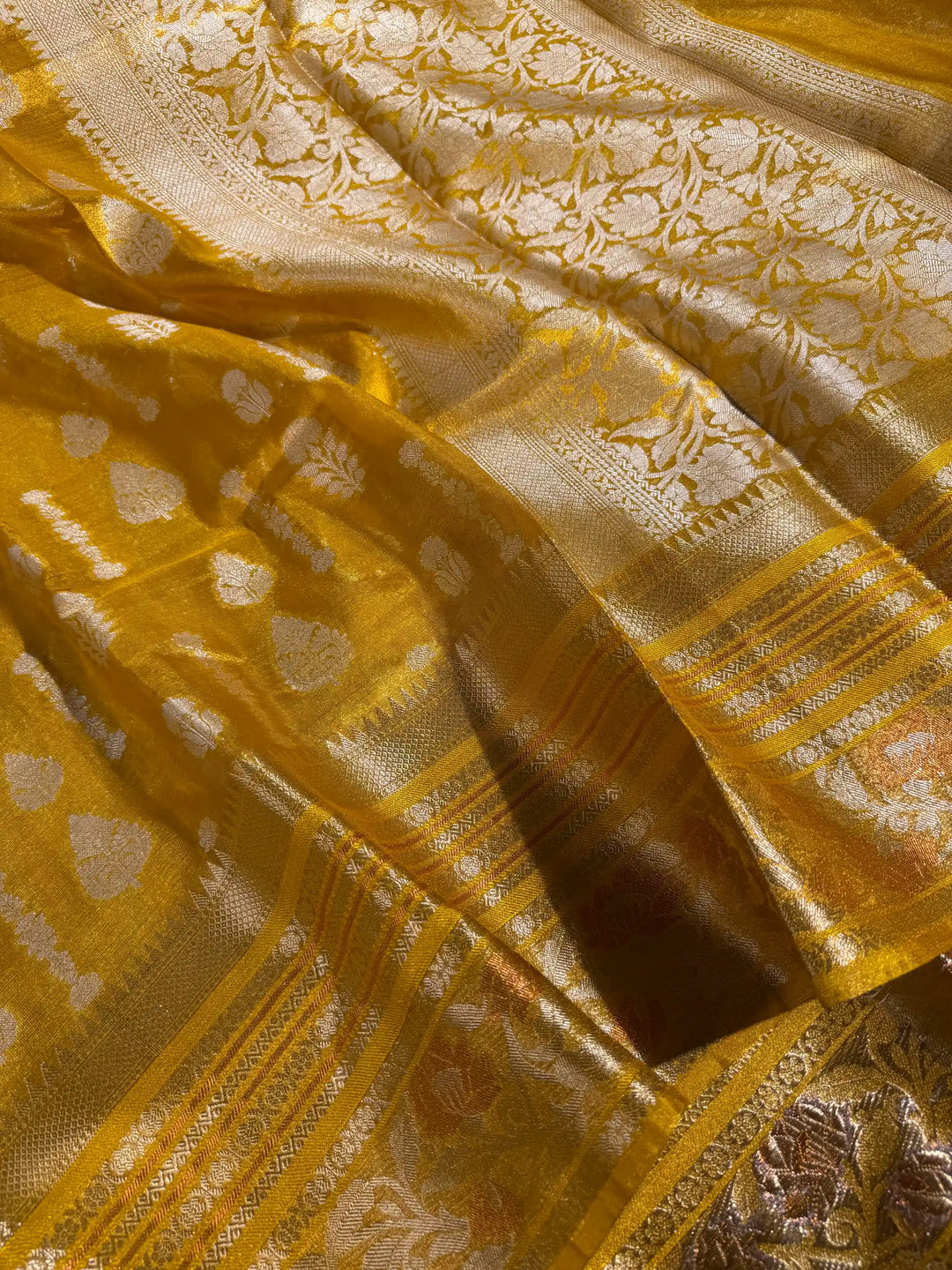 Subtle Beautiful Shades in Soft Tissue Silk Banarasi Saree with Jacquard Traditional Weave