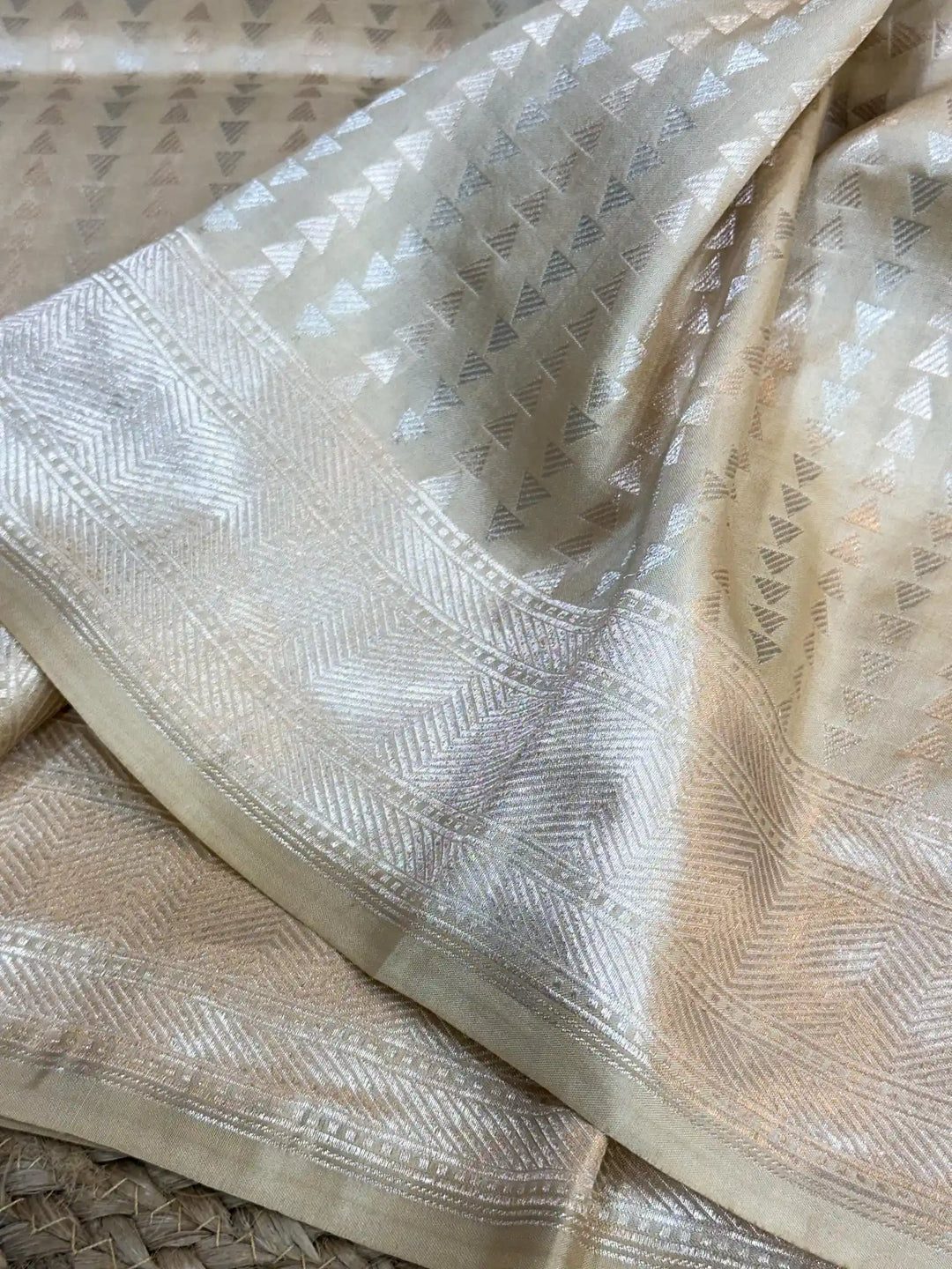  Subtle Ivory Pure Katan Silk Banarasi Saree