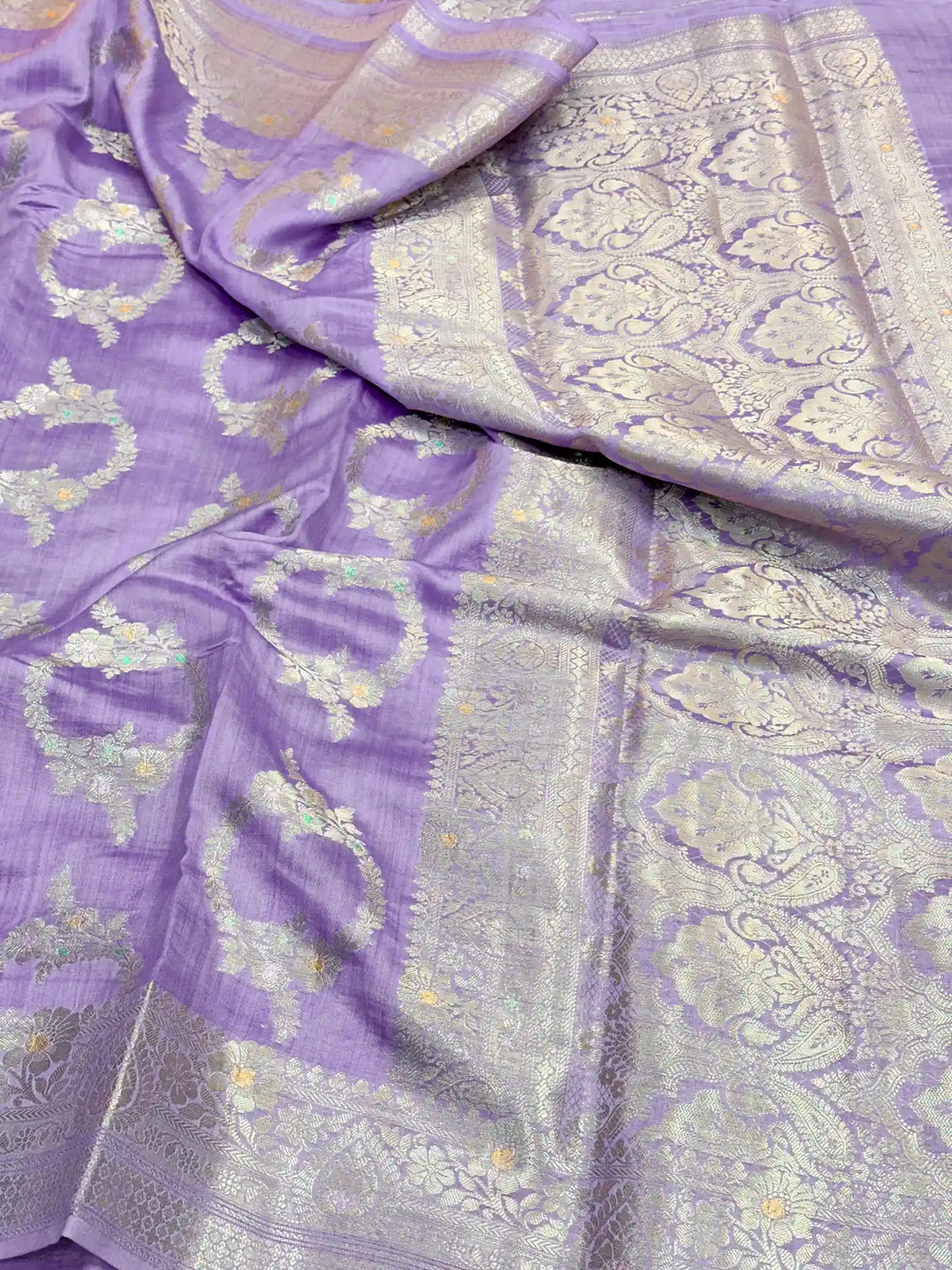 Subtle Lavender Shade Pure Chiniya Silk Banarasi Saree 