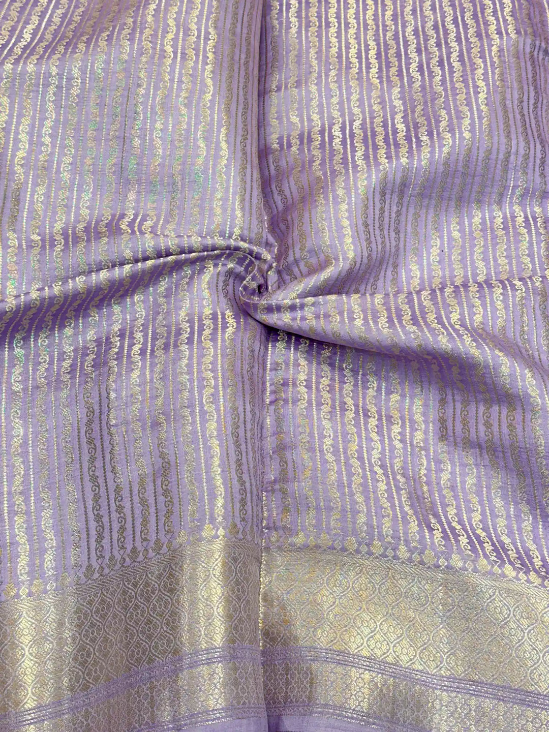 Subtle Lavender Shade Pure Chiniya Silk Banarasi Saree 