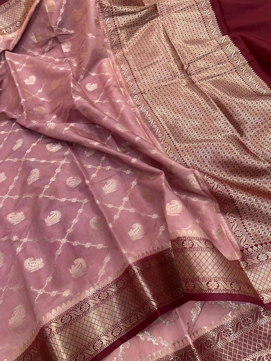 Subtle Mauve Peach Shade Chiniya Silk Banarasi Saree