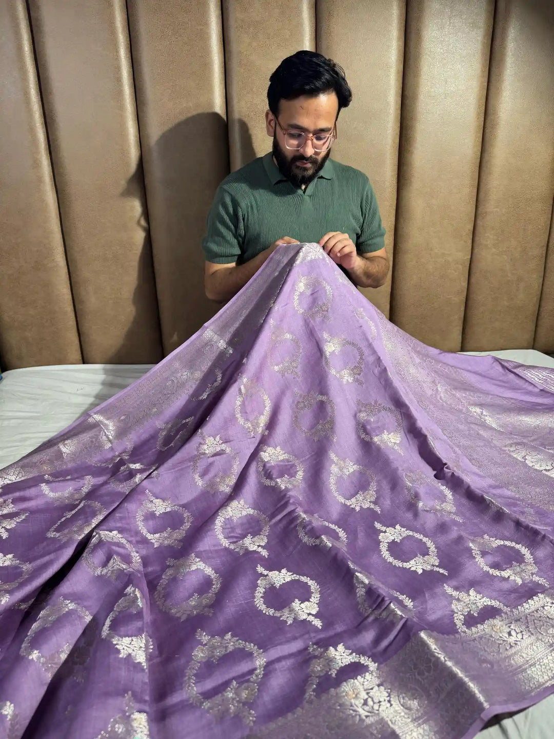 Subtle Lavender Shade Pure Chiniya Silk Banarasi Saree