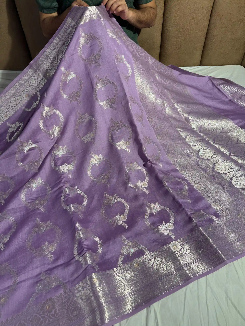 Subtle Lavender Shade Pure Chiniya Silk Banarasi Saree