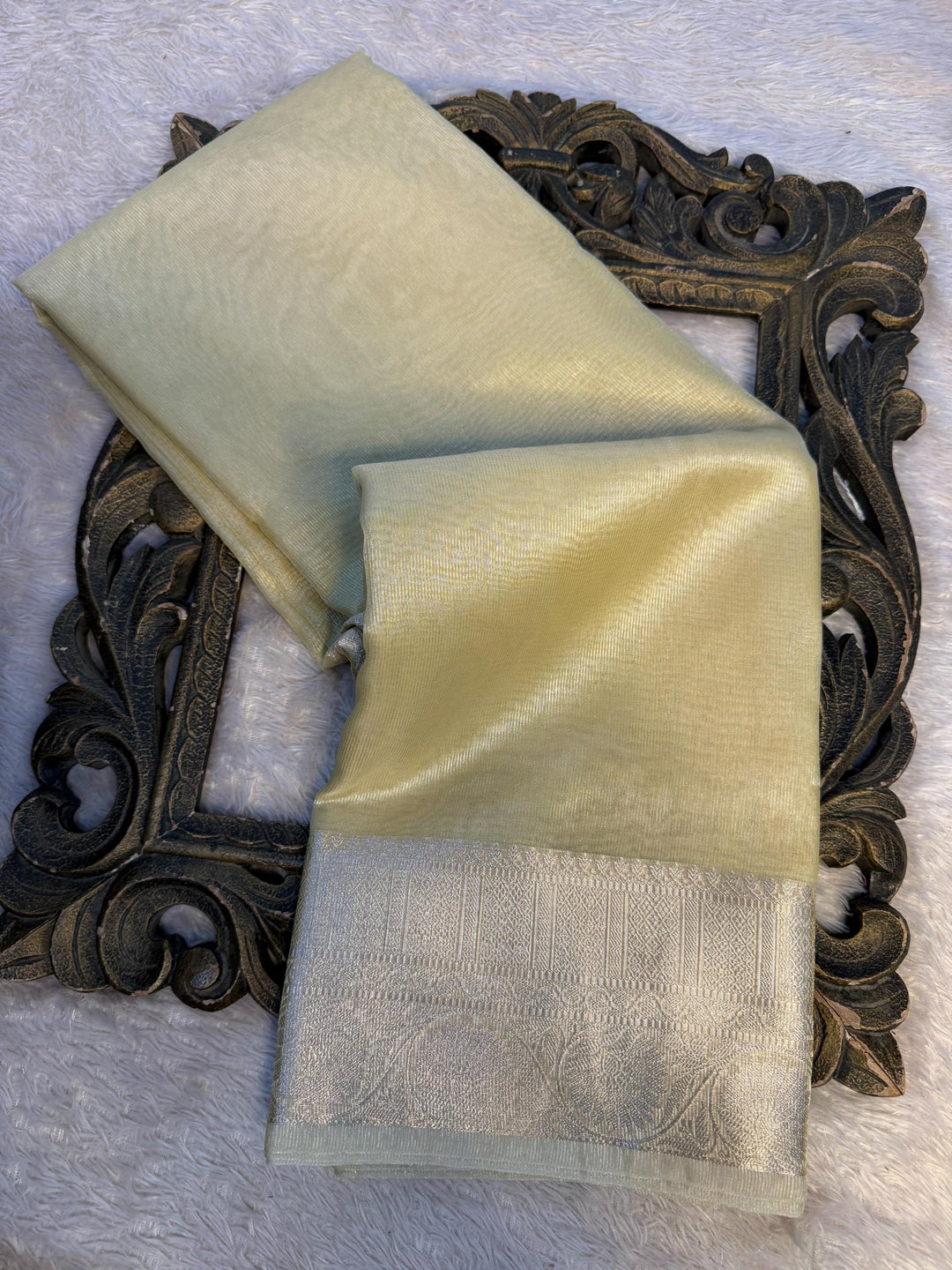 Trending Softsilk Jacquard Unique Banarasi Saree