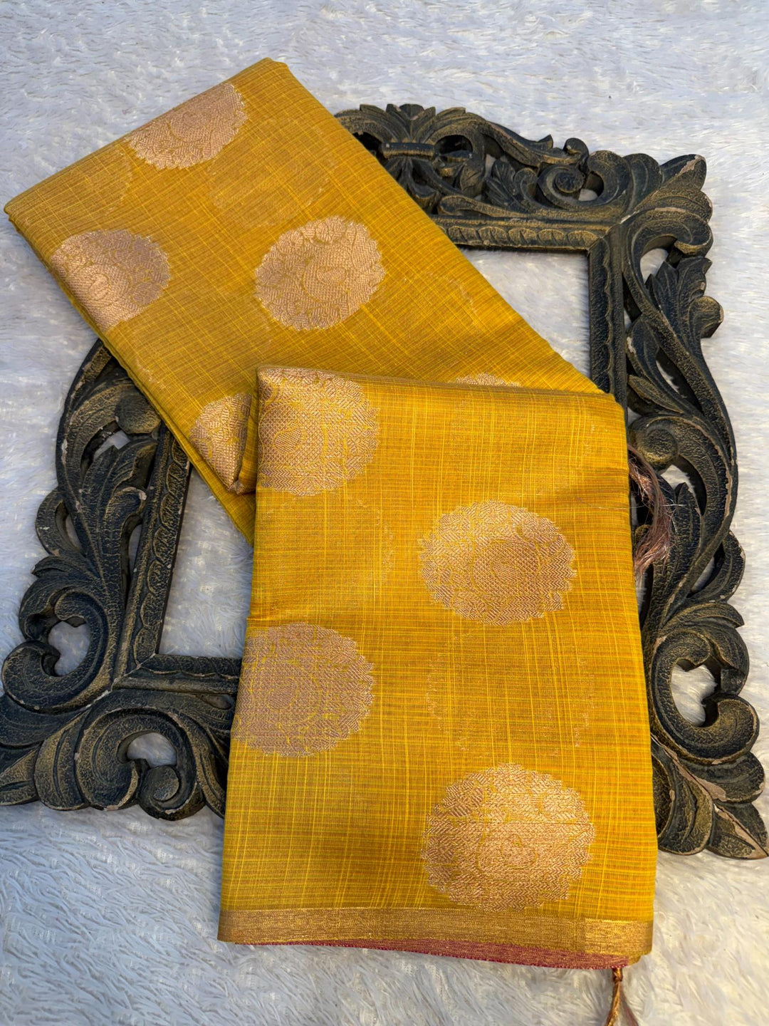 Trending Softsilk Jacquard Unique Banarasi Saree