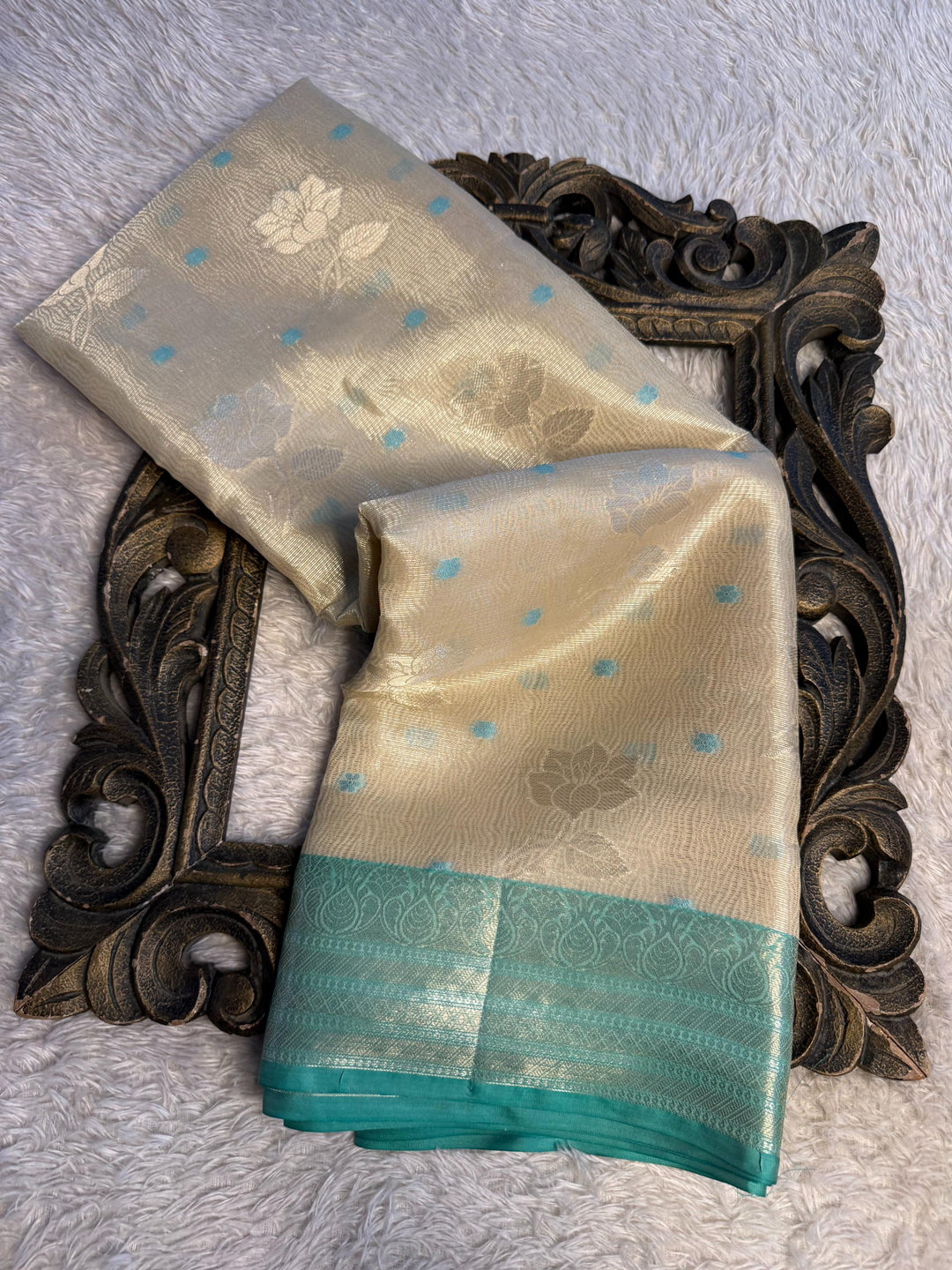 Trending Softsilk Jacquard Unique Banarasi Saree