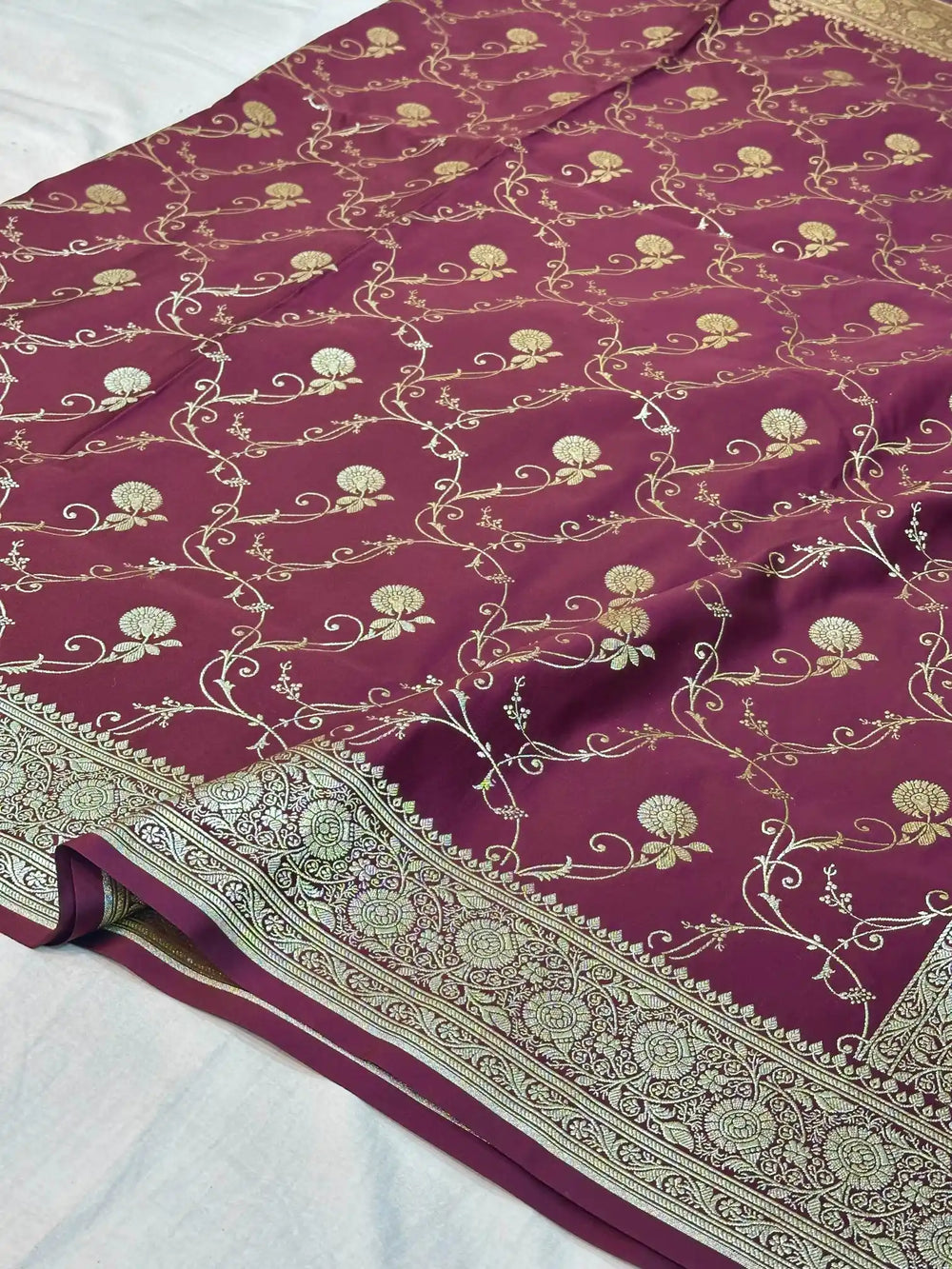 Vine Satin Silk Saree with Rich Texture Design and Classical Pallu