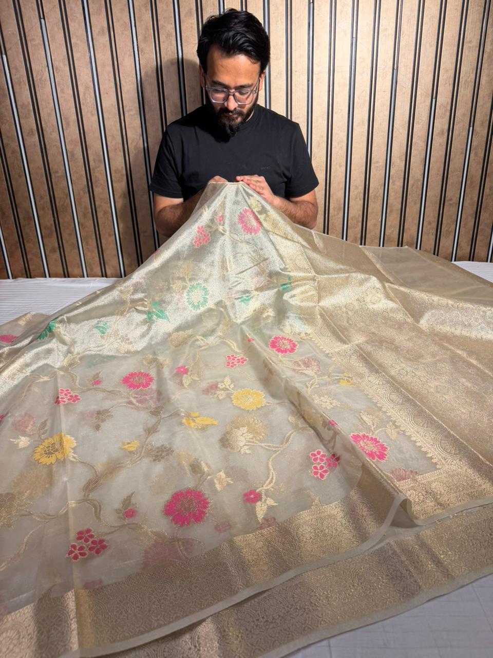 Water Zari Tissue Silk MeenaJaal Floral Pattern Banarasi Saree