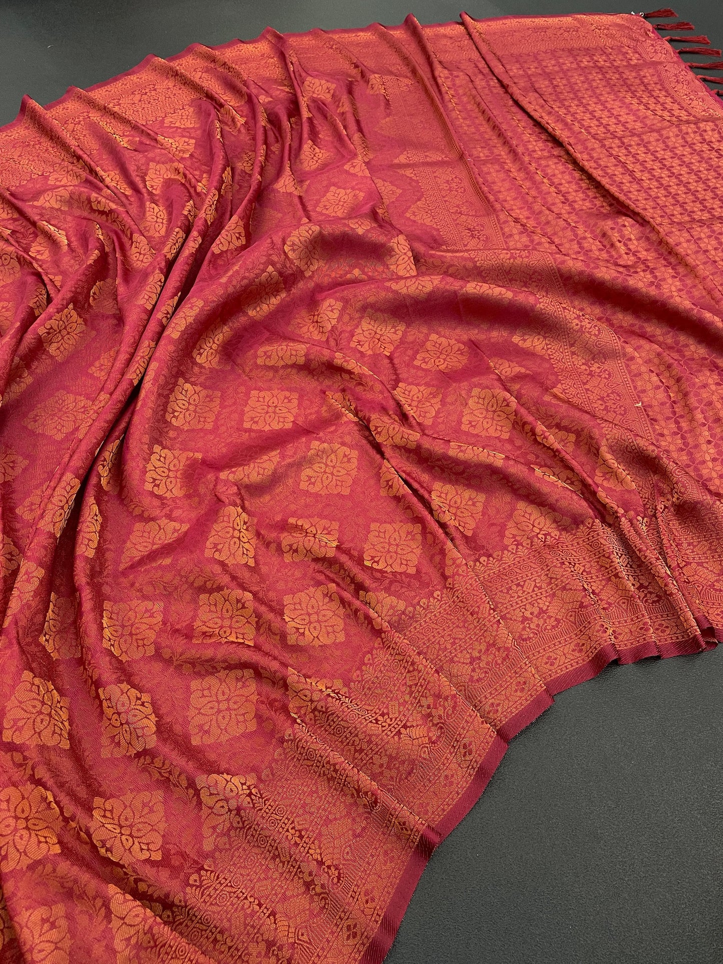 Soft Kubera Pattu Silk Saree with Rich Pallu and Blouse