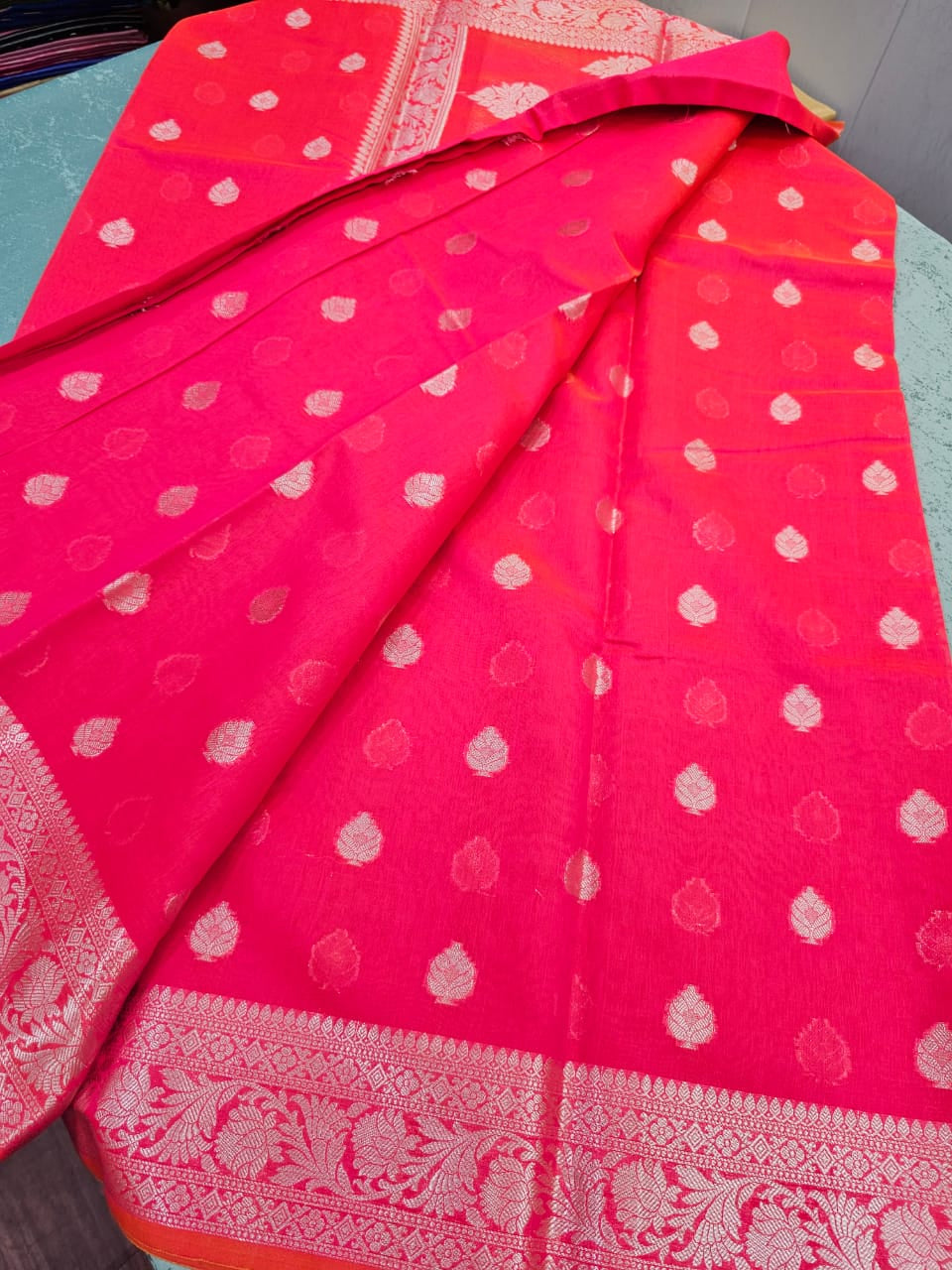 Khaddi buti Soft Silk saree with rich pallu and blouse