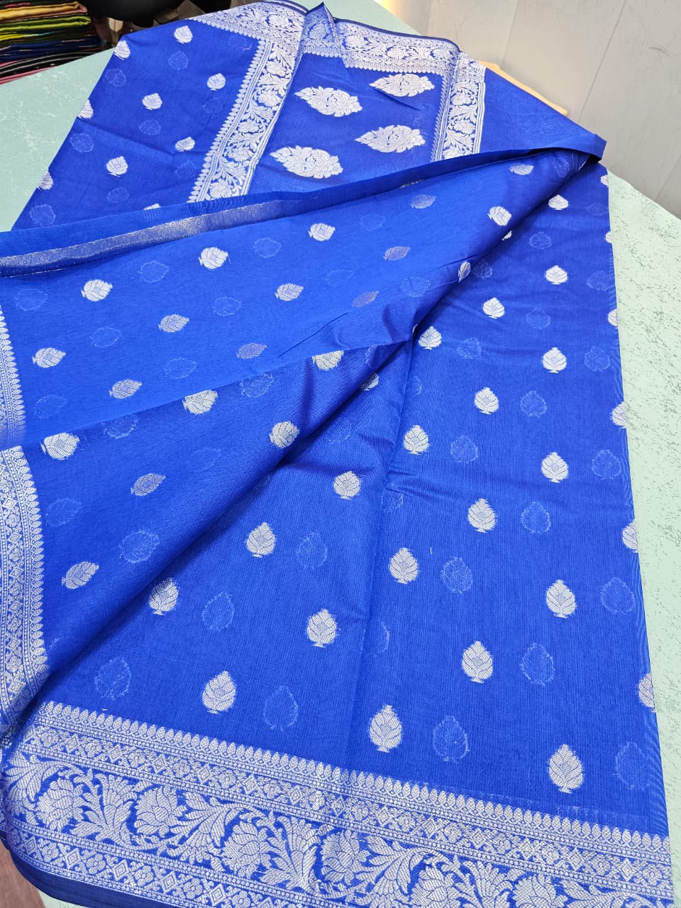 Khaddi buti Soft Silk saree with rich pallu and blouse