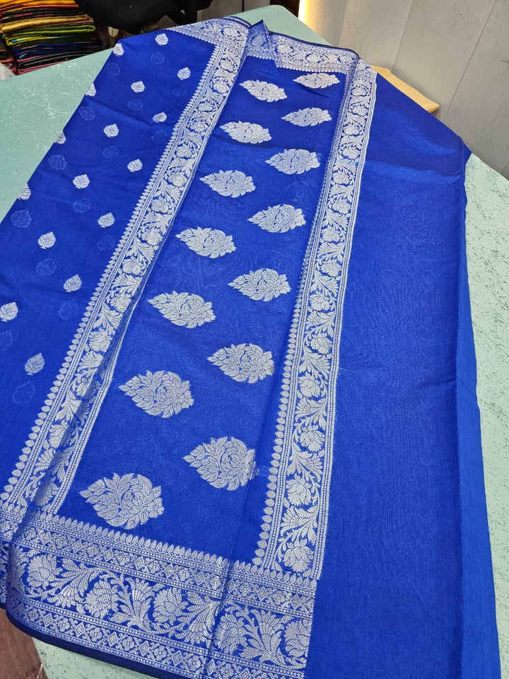 Khaddi buti Soft Silk saree with rich pallu and blouse