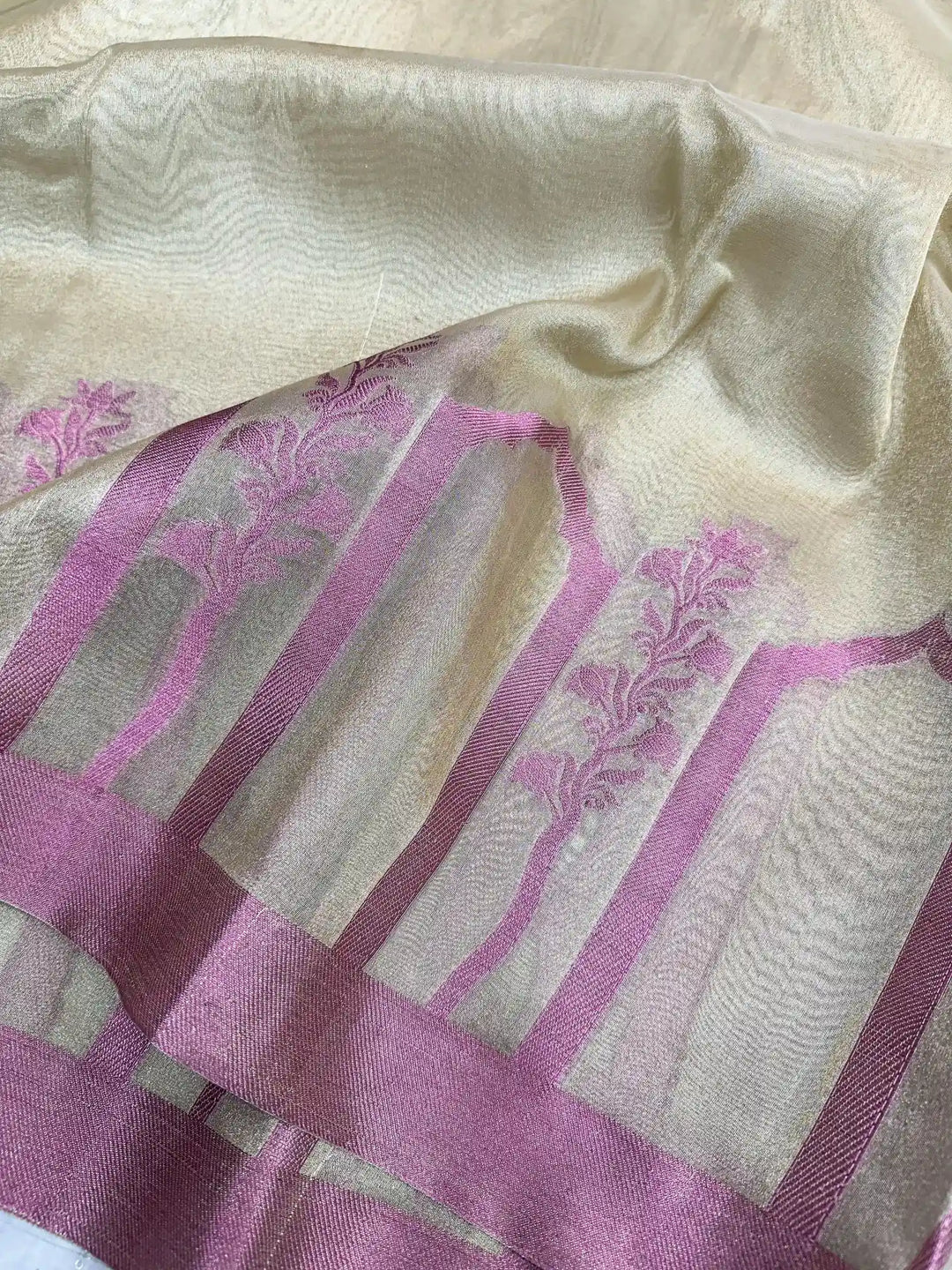 Ivory Shade Glass Tissue Silk Banarasi Saree