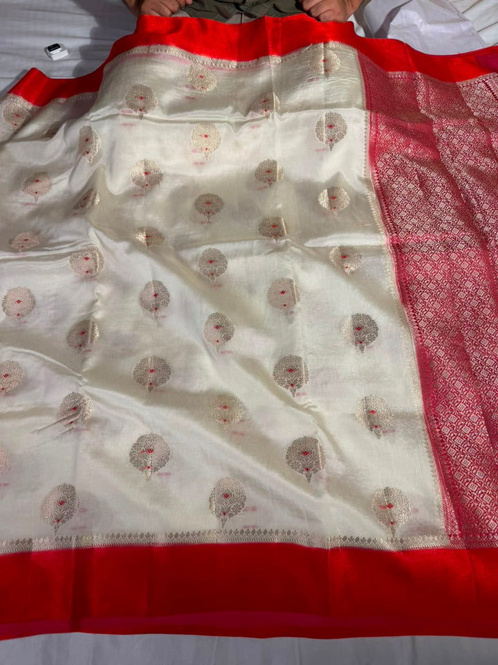 White Red Comfortable Chinia Silk Banarasi Saree