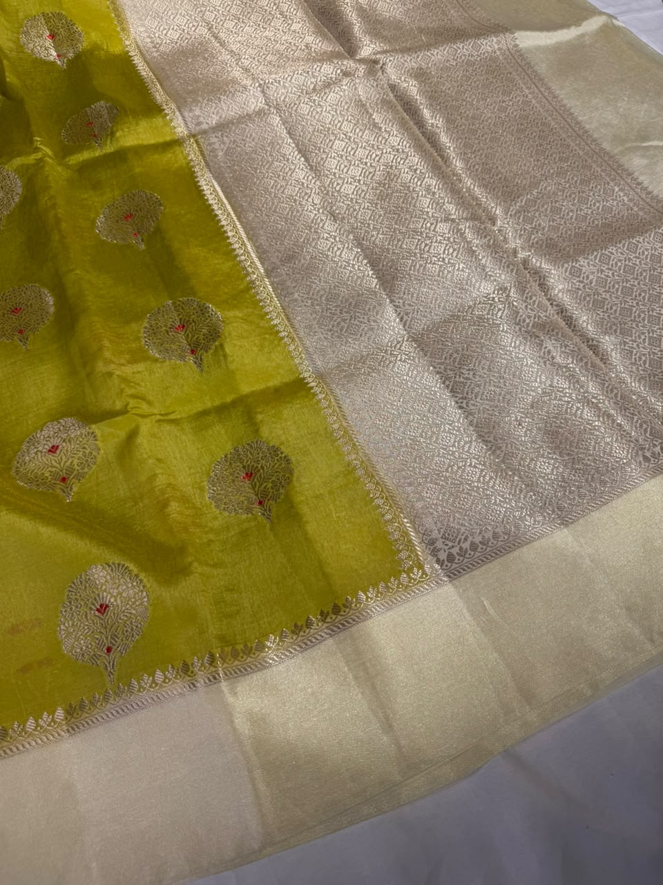 Mehendi Green Comfortable Chinia Silk Banarasi Saree