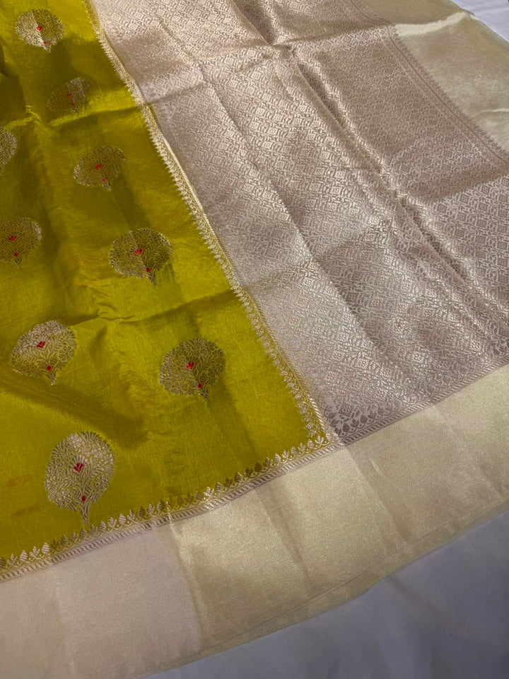 Mehendi Green Comfortable Chinia Silk Banarasi Saree