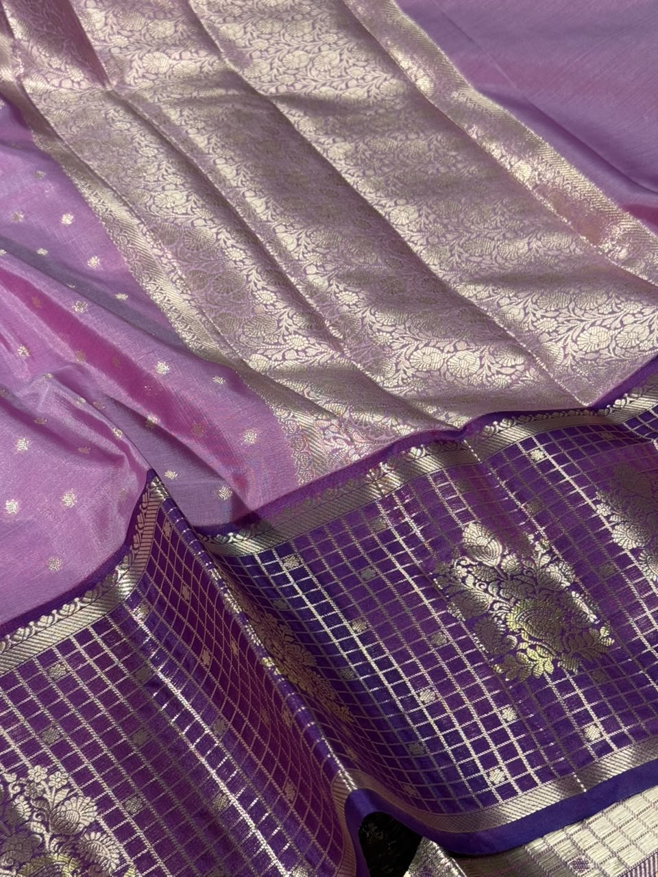 Lavender Shade Buti Weave Banarasi Silk Saree